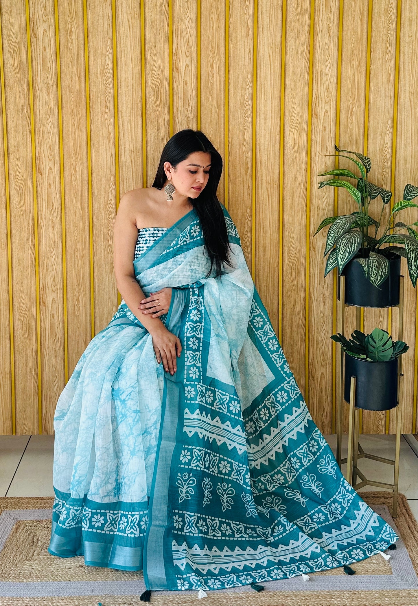 Rama Green Namrata Soft Linen Cotton Digital Print Sarees With Batik Print With Silver Border