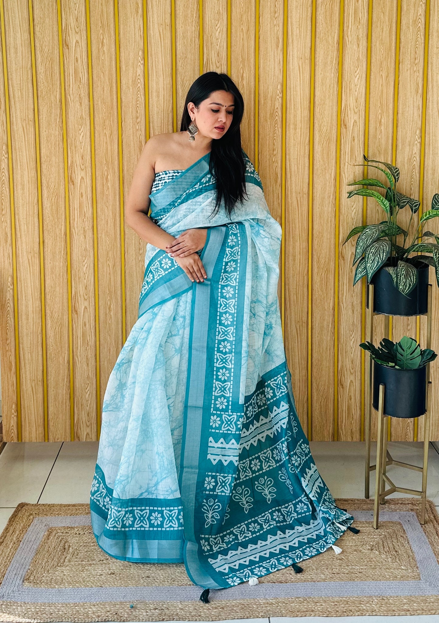 Rama Green Namrata Soft Linen Cotton Digital Print Sarees With Batik Print With Silver Border
