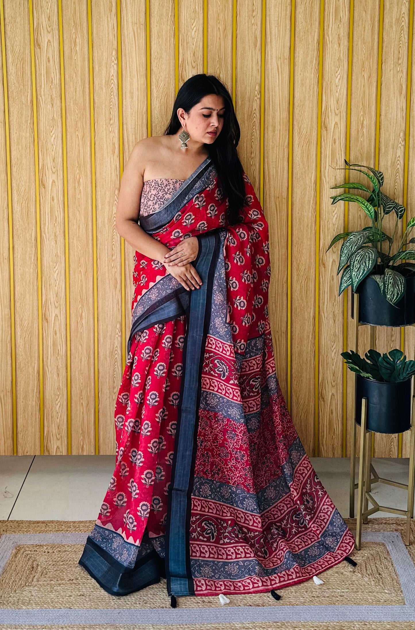Red Shukriya Soft Linen Cotton Digital Print Saree With Batik Print With Silver Border