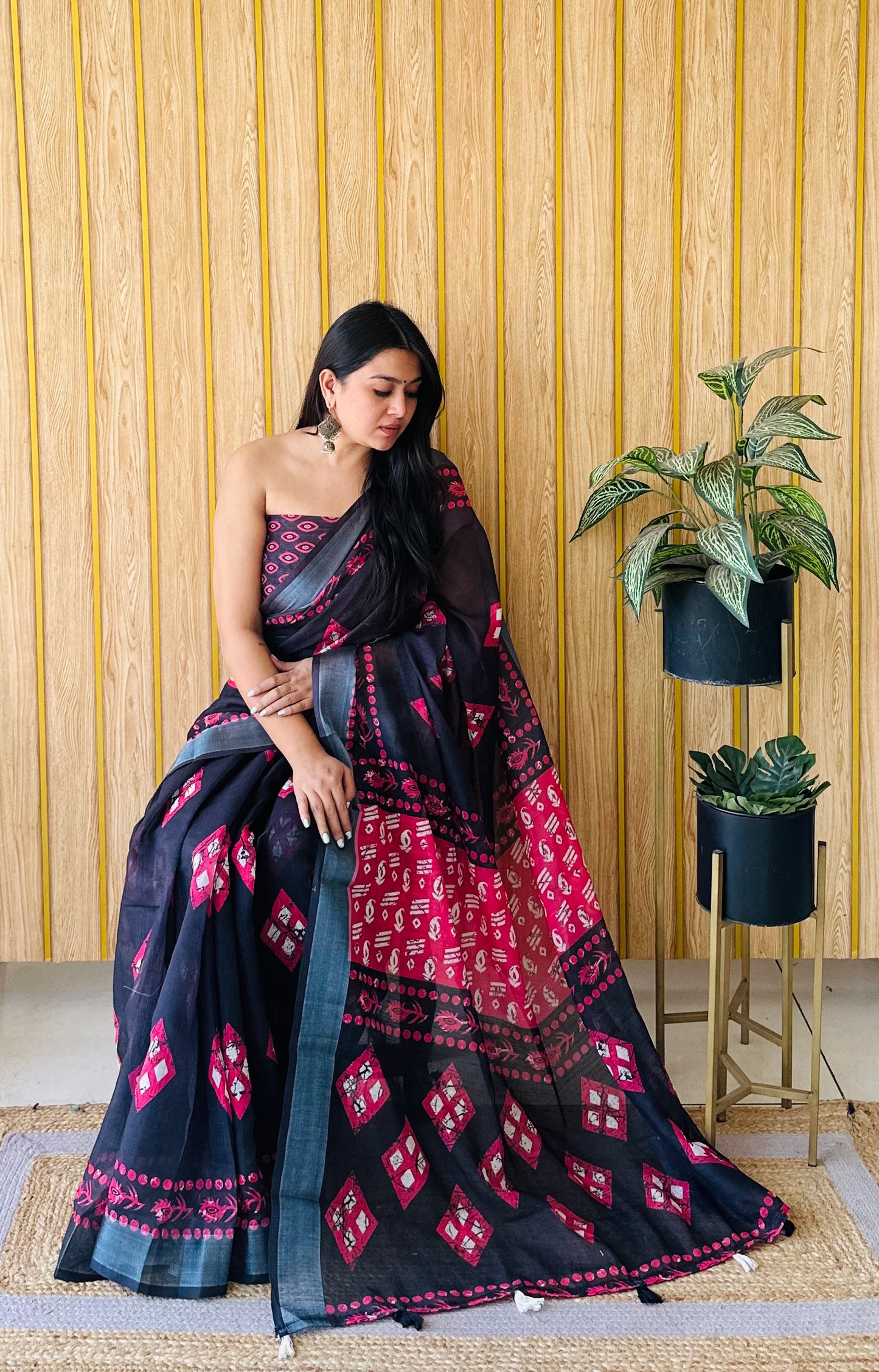 Black And Pink Aarya-2 Soft Linen Cotton Digital Print Sarees With Batik Print With Silver Border