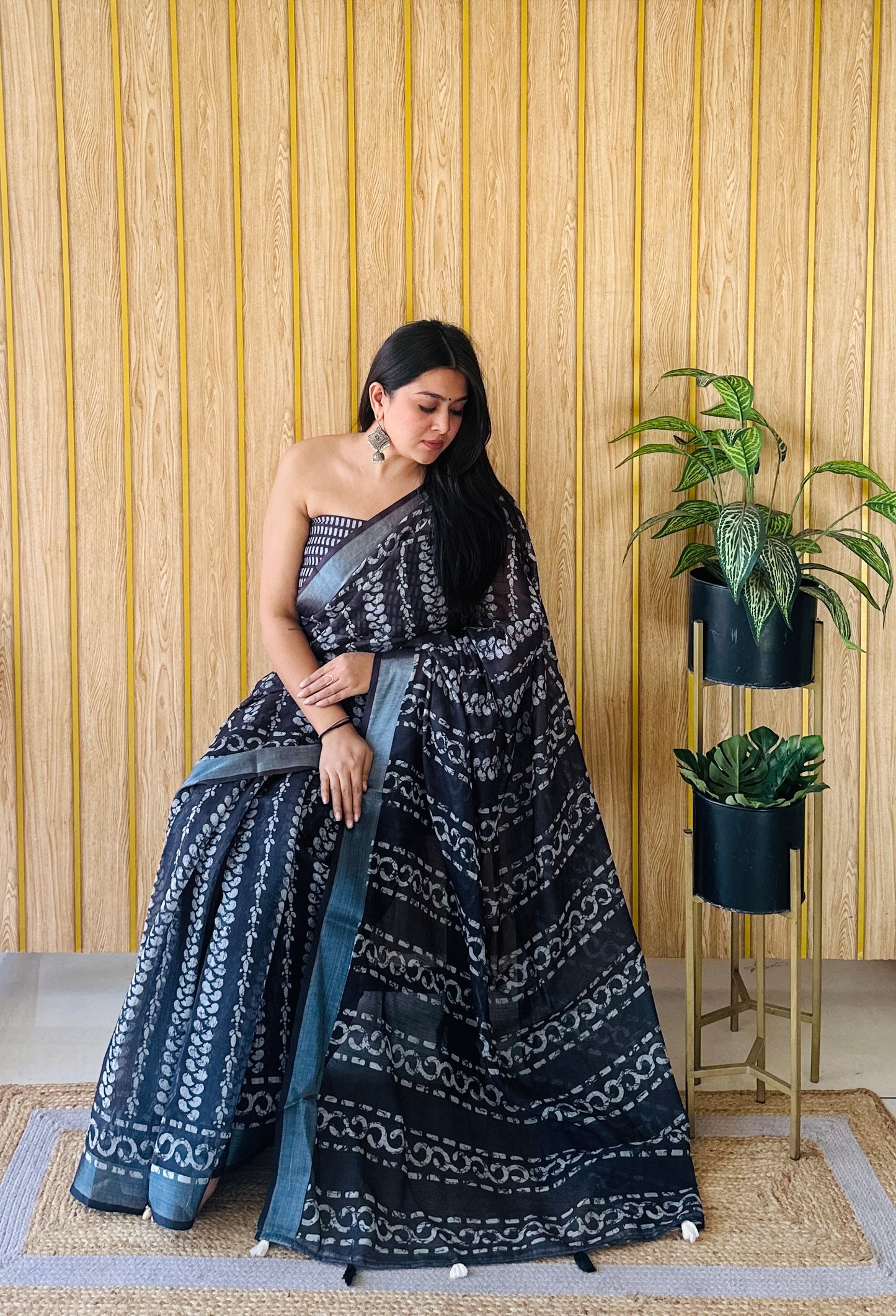 Black Aarya-3 Soft Linen Cotton Digital Print Sarees With Batik Print With Silver Border