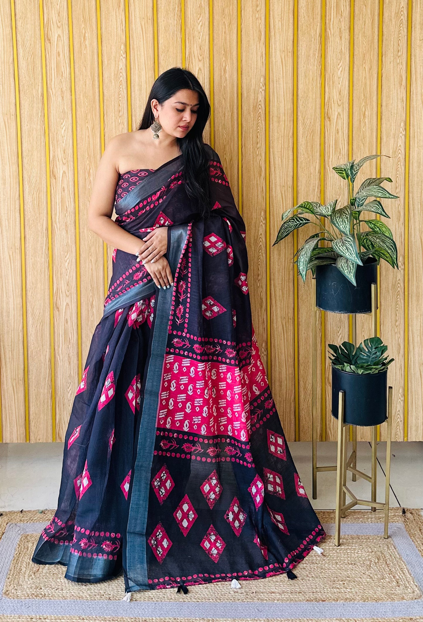 Black And Pink Aarya-2 Soft Linen Cotton Digital Print Sarees With Batik Print With Silver Border