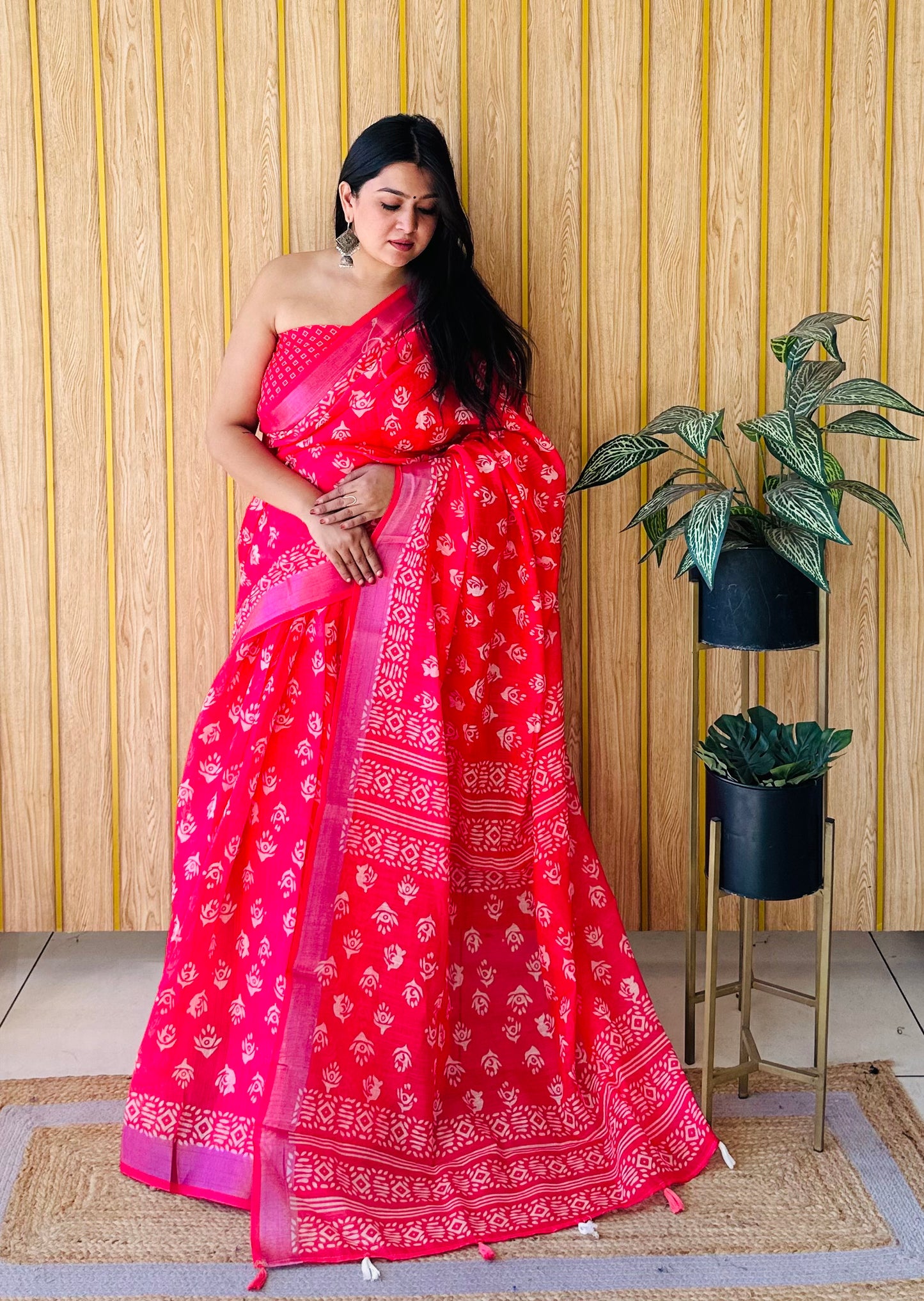 Red Aarya-1 Soft Linen Cotton Digital Print Sarees With Batik Print With Silver Border