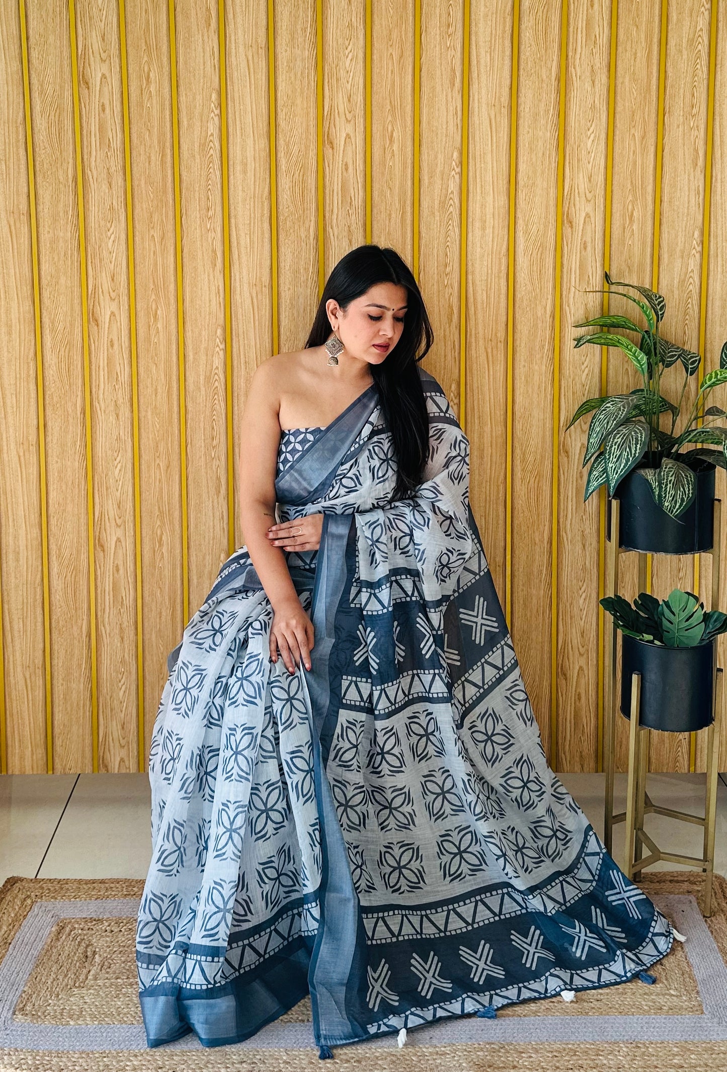 Anchor Gray Namrata Soft Linen Cotton Digital Print Sarees With Batik Print With Silver Border