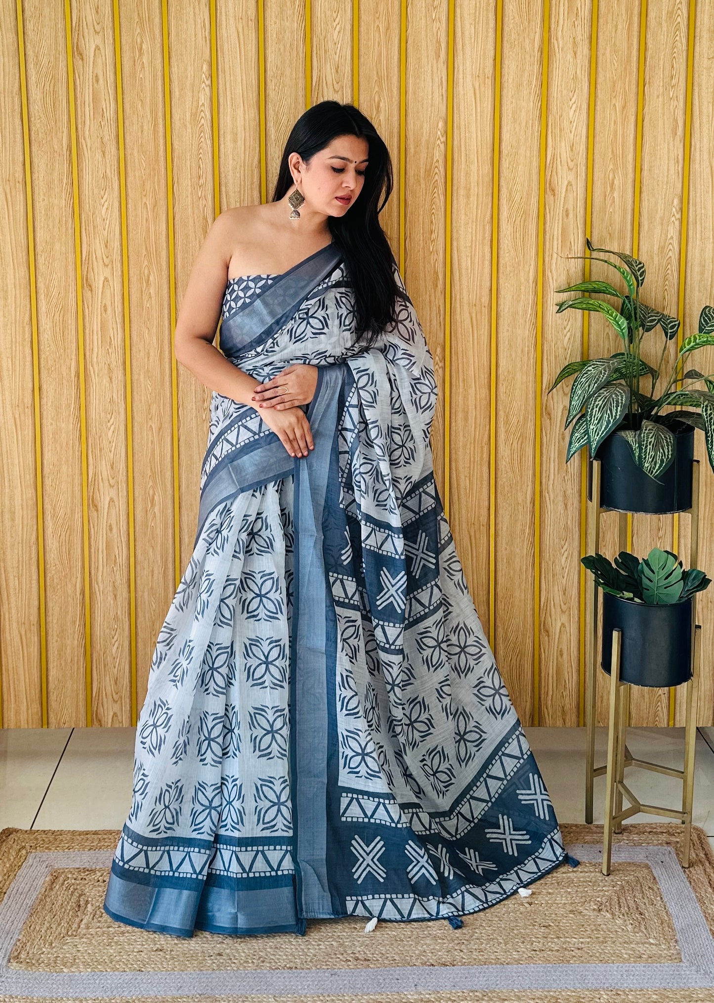 Anchor Gray Namrata Soft Linen Cotton Digital Print Sarees With Batik Print With Silver Border
