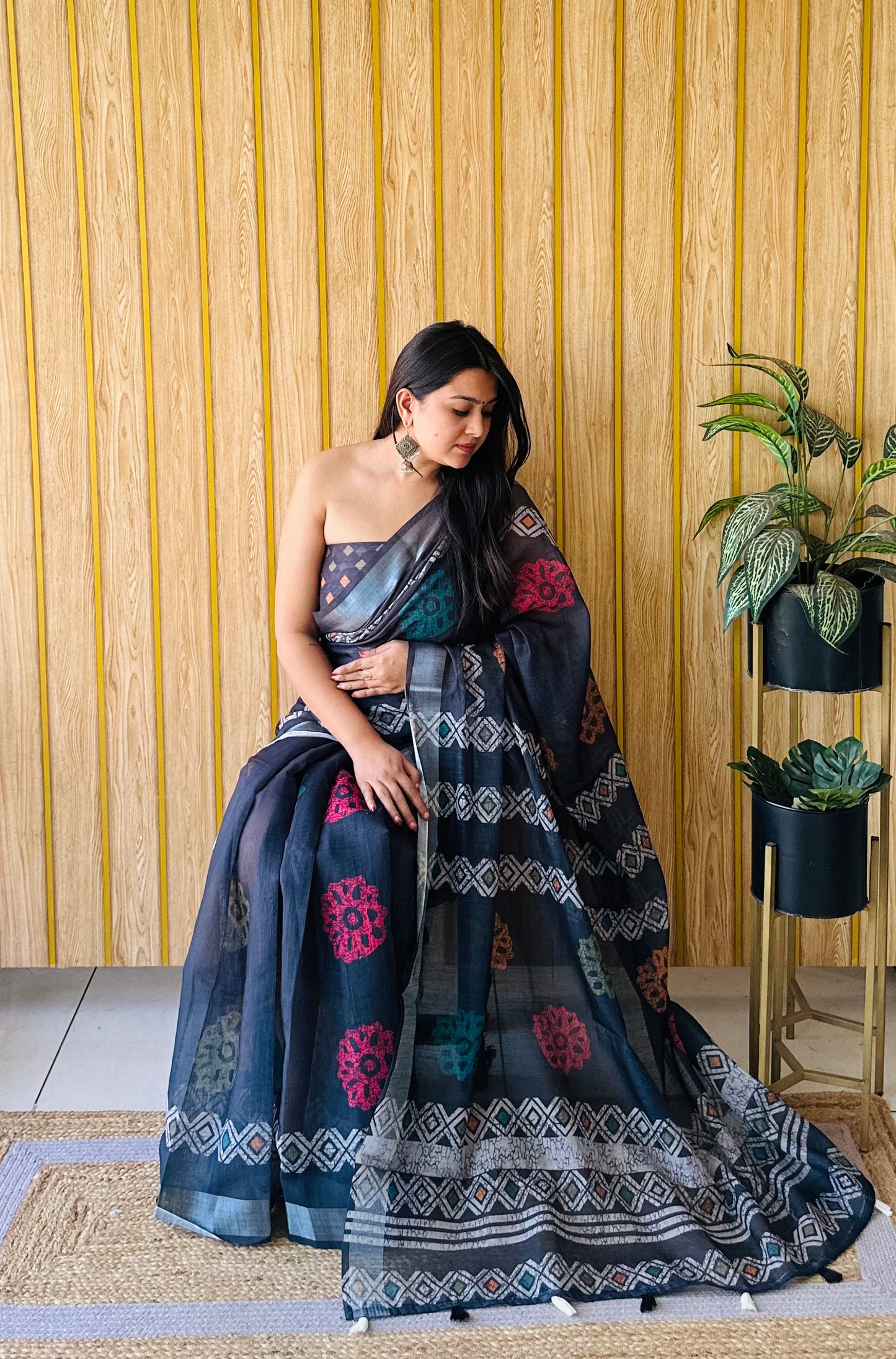 Multi Khushboo Soft Linen Cotton Digital Print Sarees With Batik Print With Silver Border
