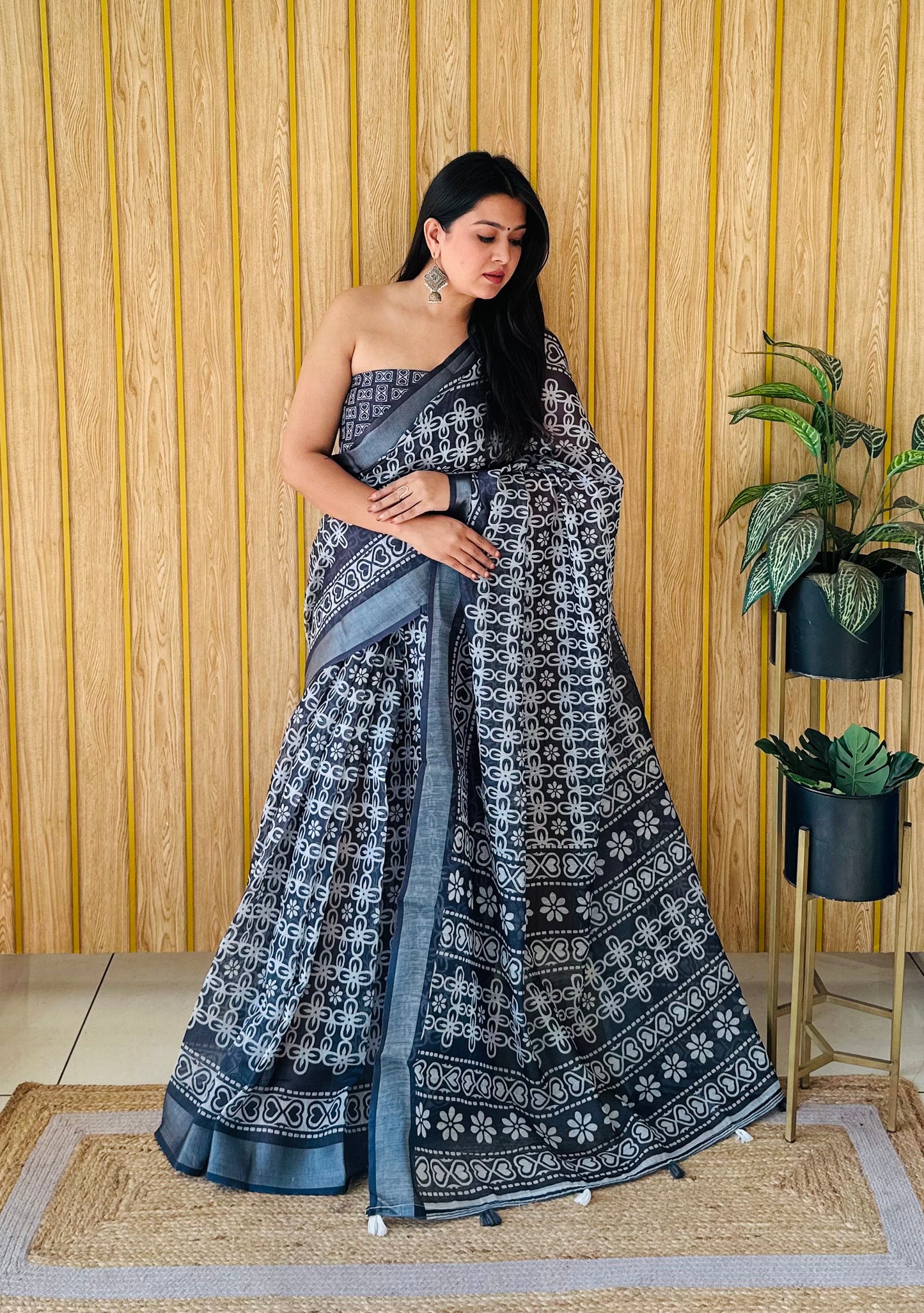 Black And White Namrata Soft Linen Cotton Digital Print Sarees With Batik Print With Silver Border