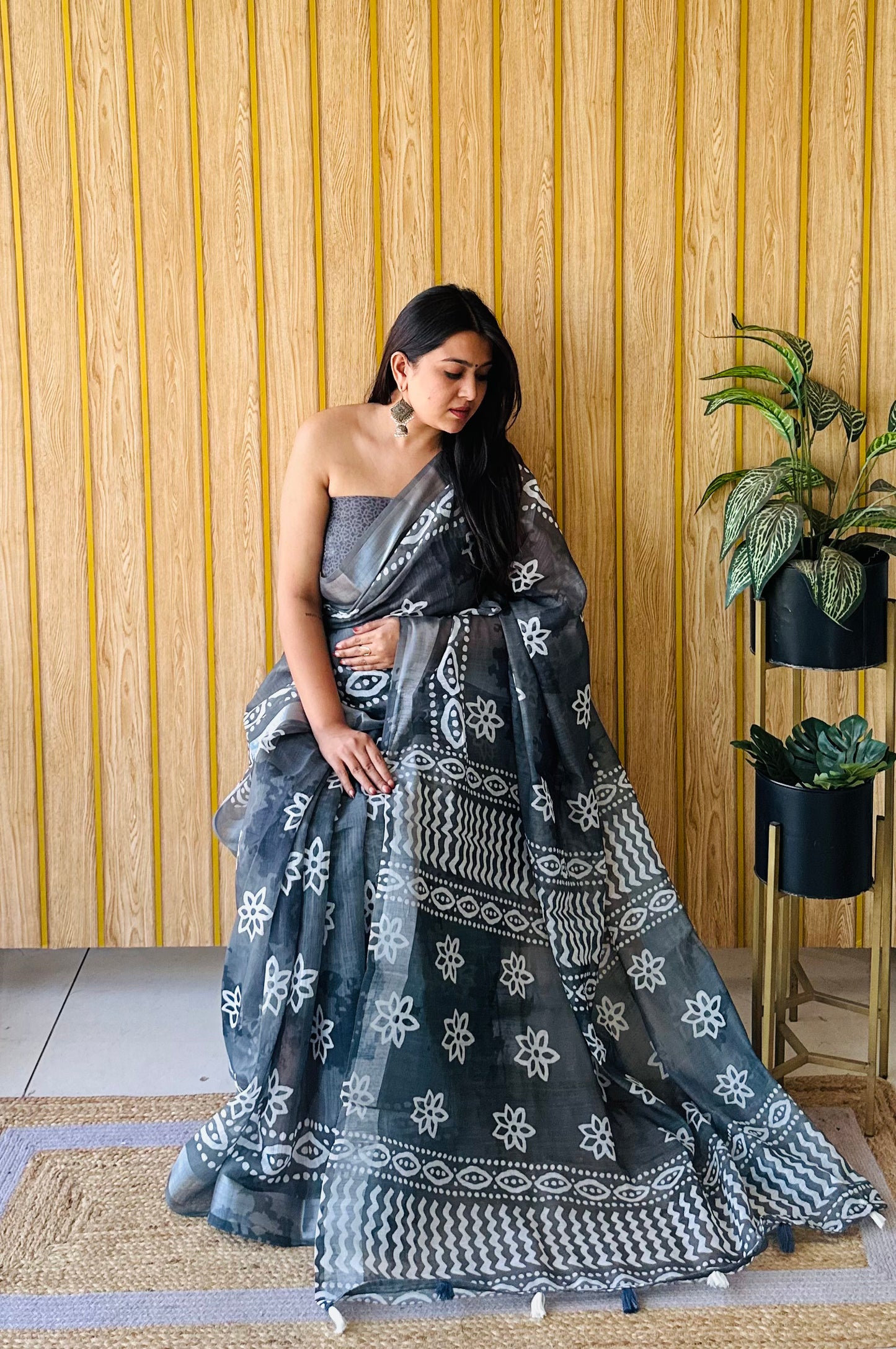 Green Khushboo Soft Linen Cotton Digital Print Sarees With Batik Print With Silver Border