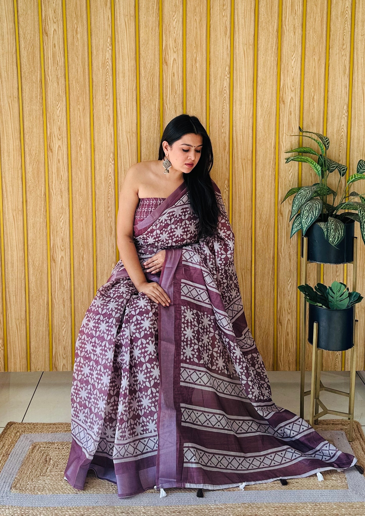Red Wine Namrata Soft Linen Cotton Digital Print Sarees With Batik Print With Silver Border