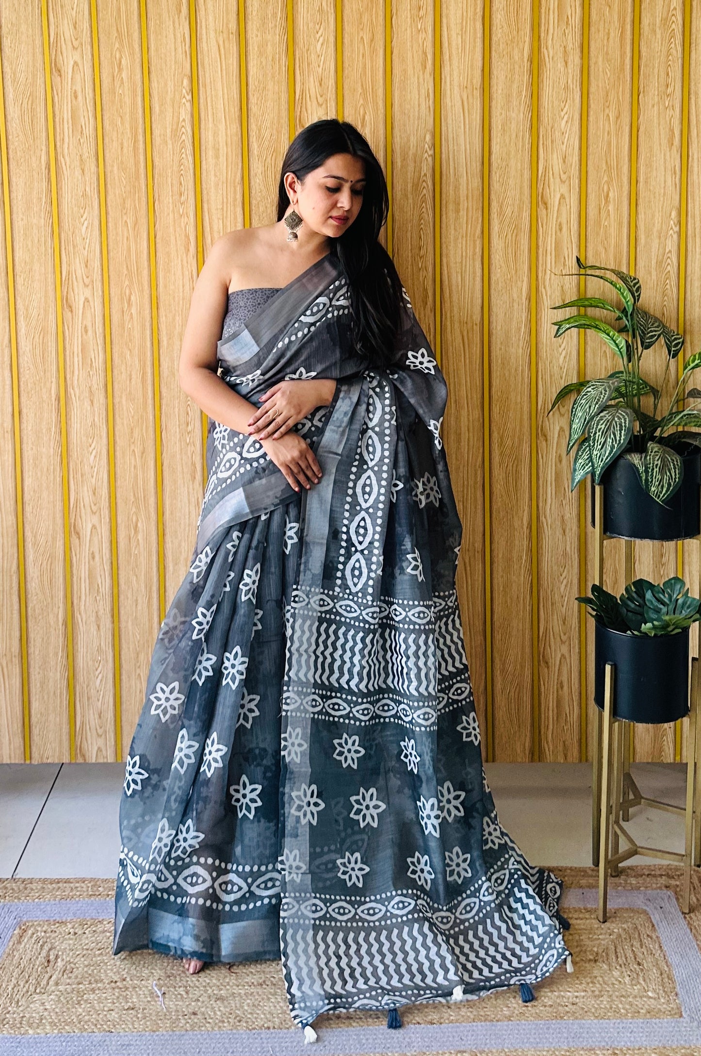 Green Khushboo Soft Linen Cotton Digital Print Sarees With Batik Print With Silver Border