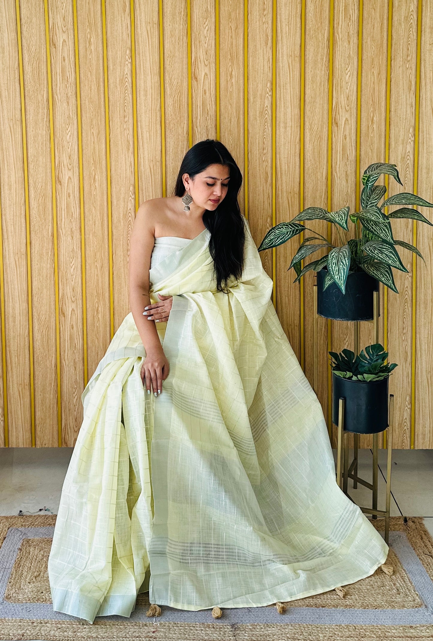 Light Yellow Ridhdhi Linen Soft And Smooth Sarees With Ached Weaving All Over Saree