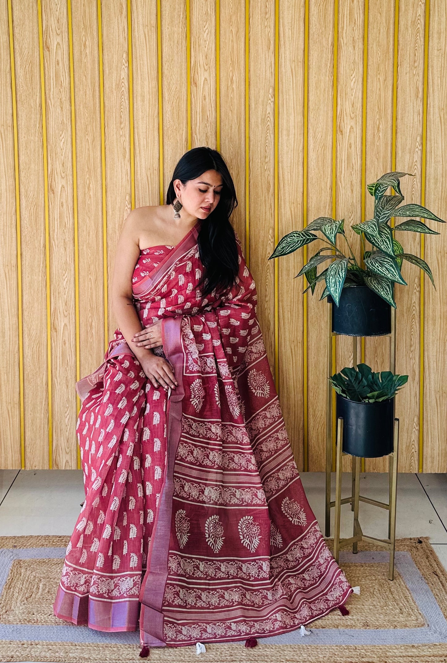 Maroon Aarya-1 Soft Linen Cotton Digital Print Sarees With Batik Print With Silver Border