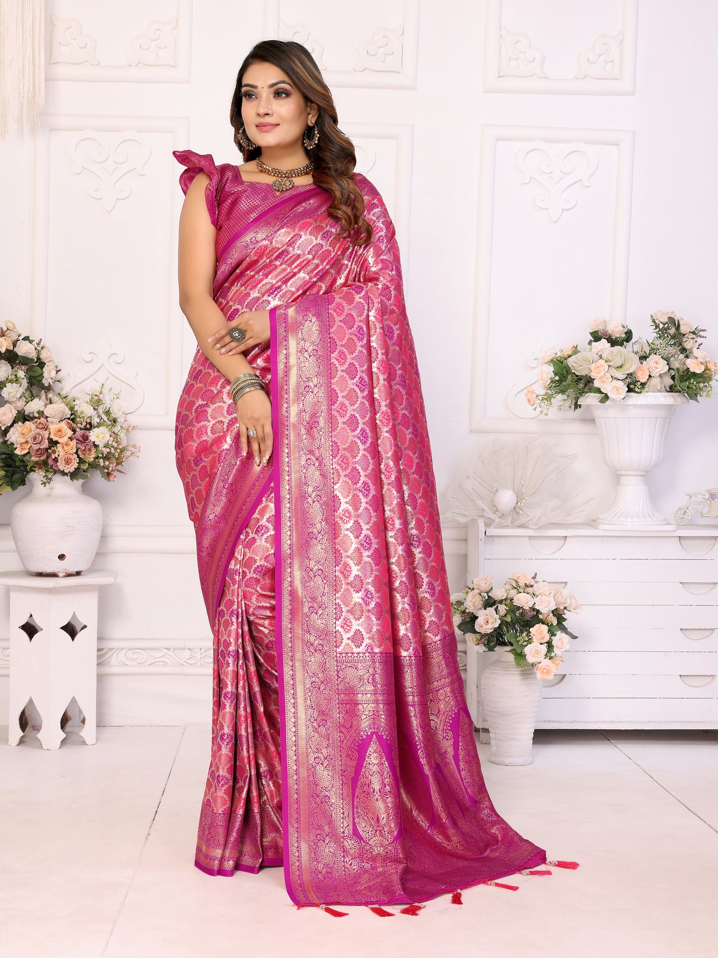 Pink Chaturi-1 Banarasi Chaturi silk saree Jari weaving Border and Weaving rich pallu