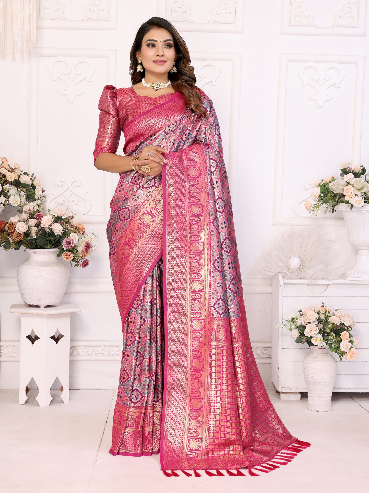 Multi Chaturi-2 Banarasi Chaturi silk saree Jari weaving Border and Weaving rich pallu