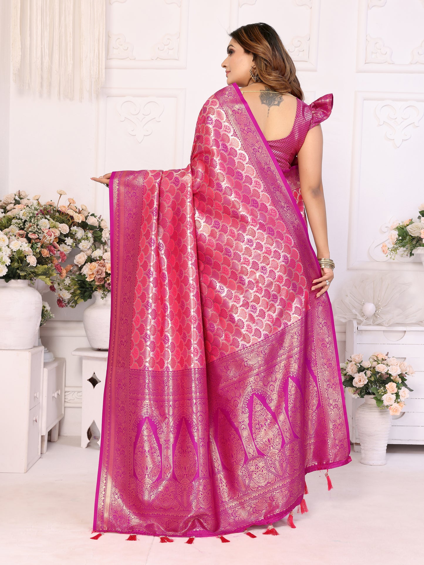Pink Chaturi-1 Banarasi Chaturi silk saree Jari weaving Border and Weaving rich pallu
