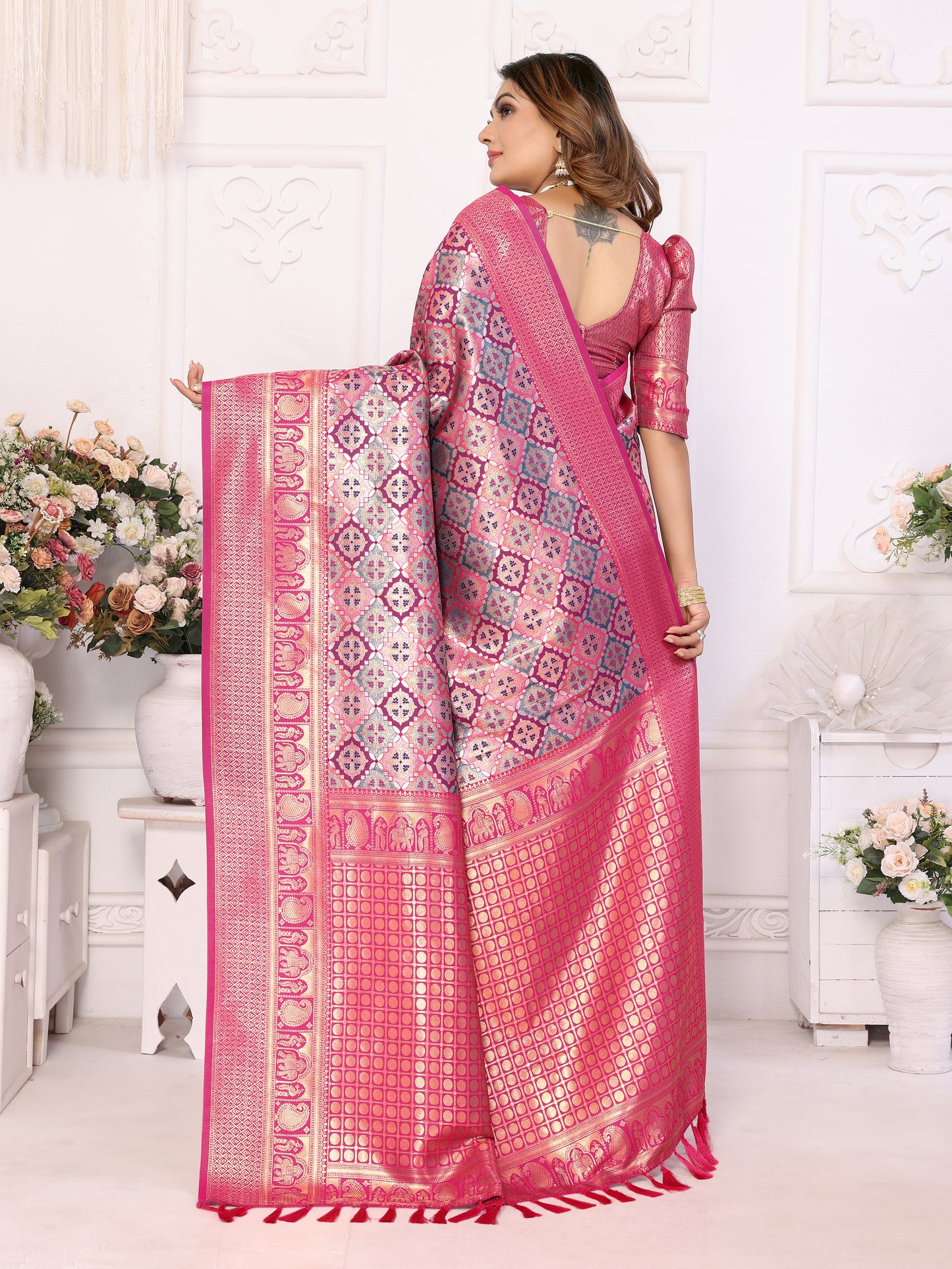 Multi Chaturi-2 Banarasi Chaturi silk saree Jari weaving Border and Weaving rich pallu