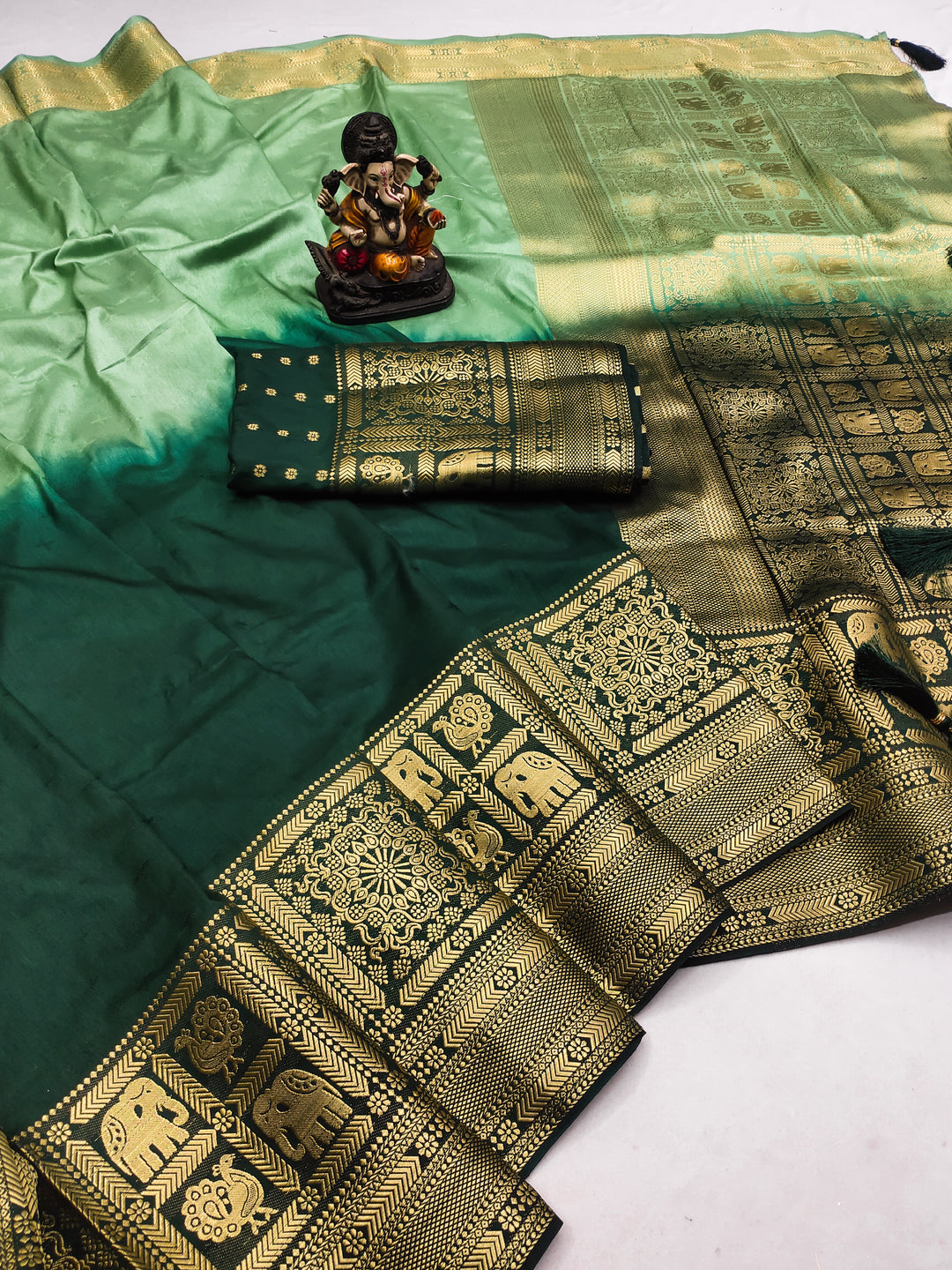 Green Kunti Dola Silk Saree Hand Dayed And Weaving Zari Border & Rich Pallu