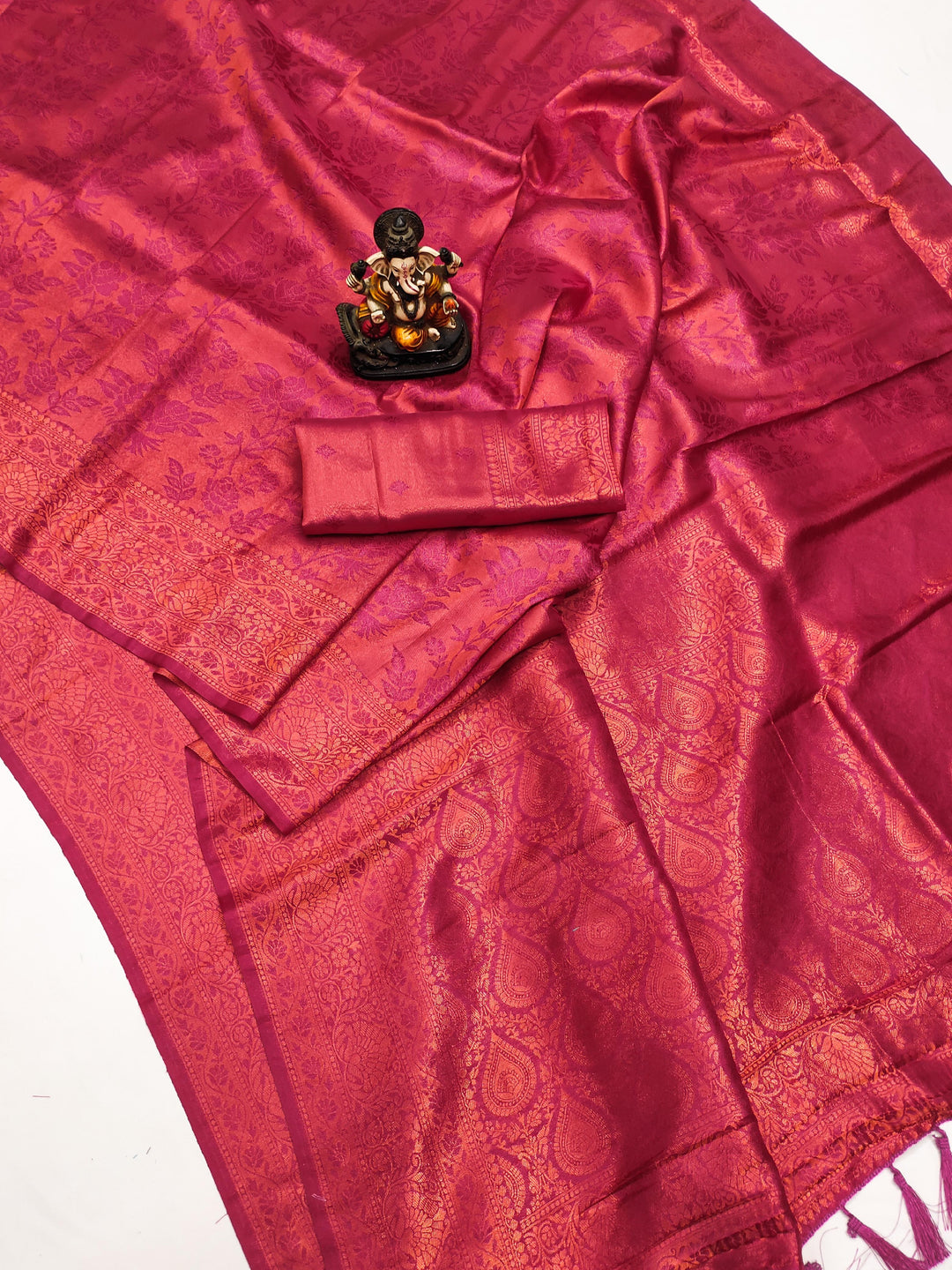 Red Roza Pure Kanjivaram Soft Silk Blends Saree With Beautiful Weaving Exclusive Work