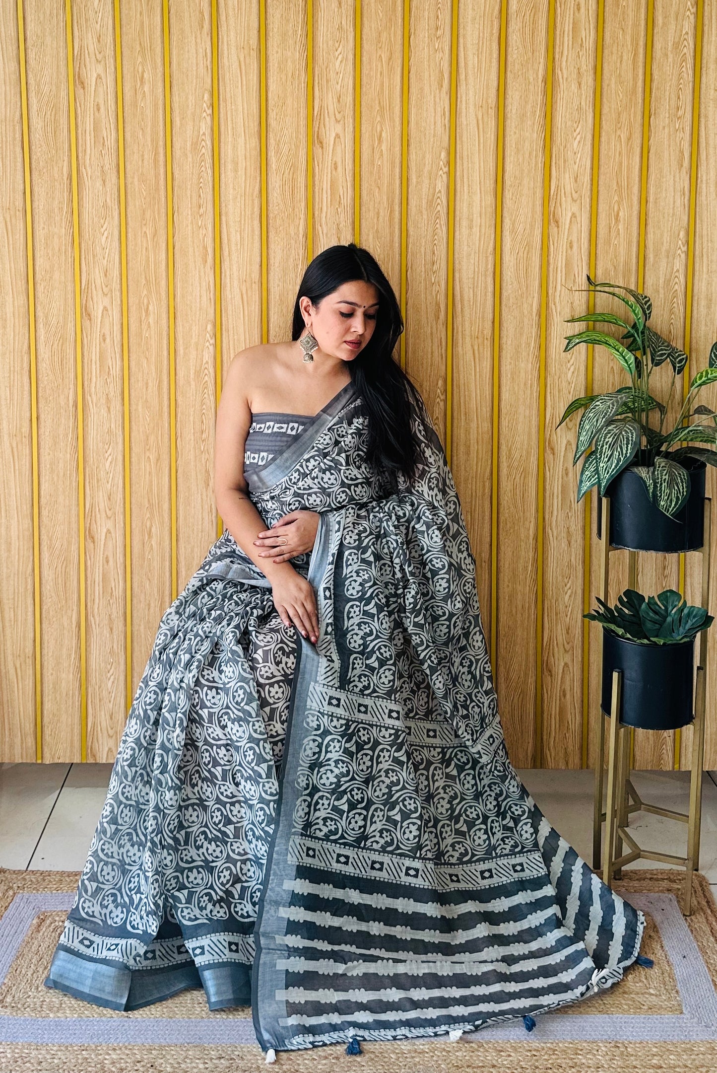 Gray Green Namrata Soft Linen Cotton Digital Print Sarees With Batik Print With Silver Border
