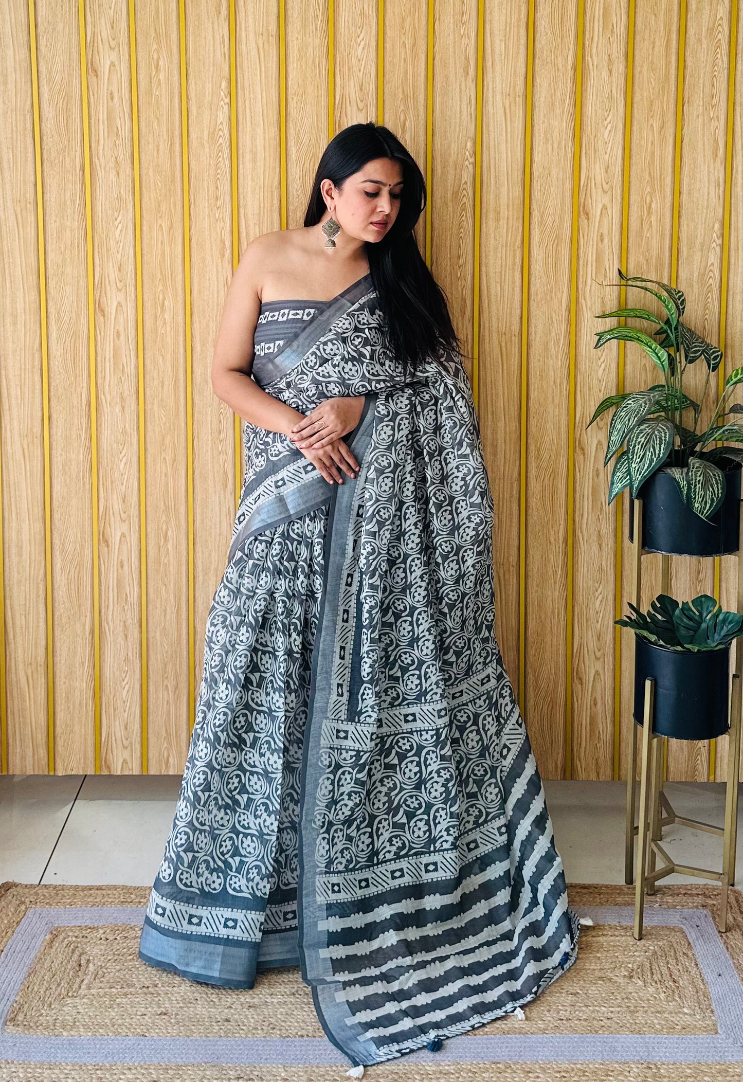 Gray Green Namrata Soft Linen Cotton Digital Print Sarees With Batik Print With Silver Border