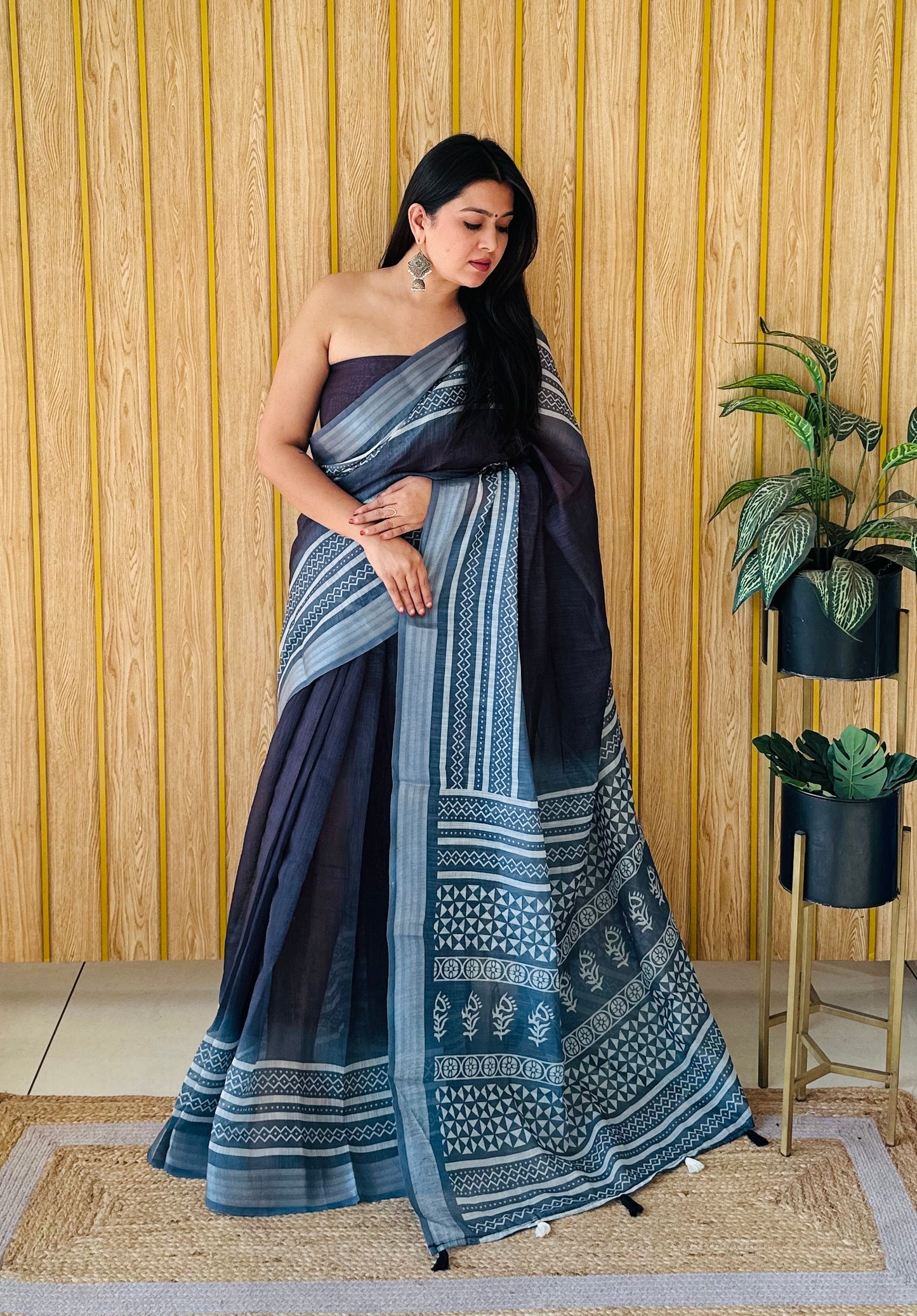 Black And Gray Namrata Soft Linen Cotton Digital Print Sarees With Batik Print With Silver Border