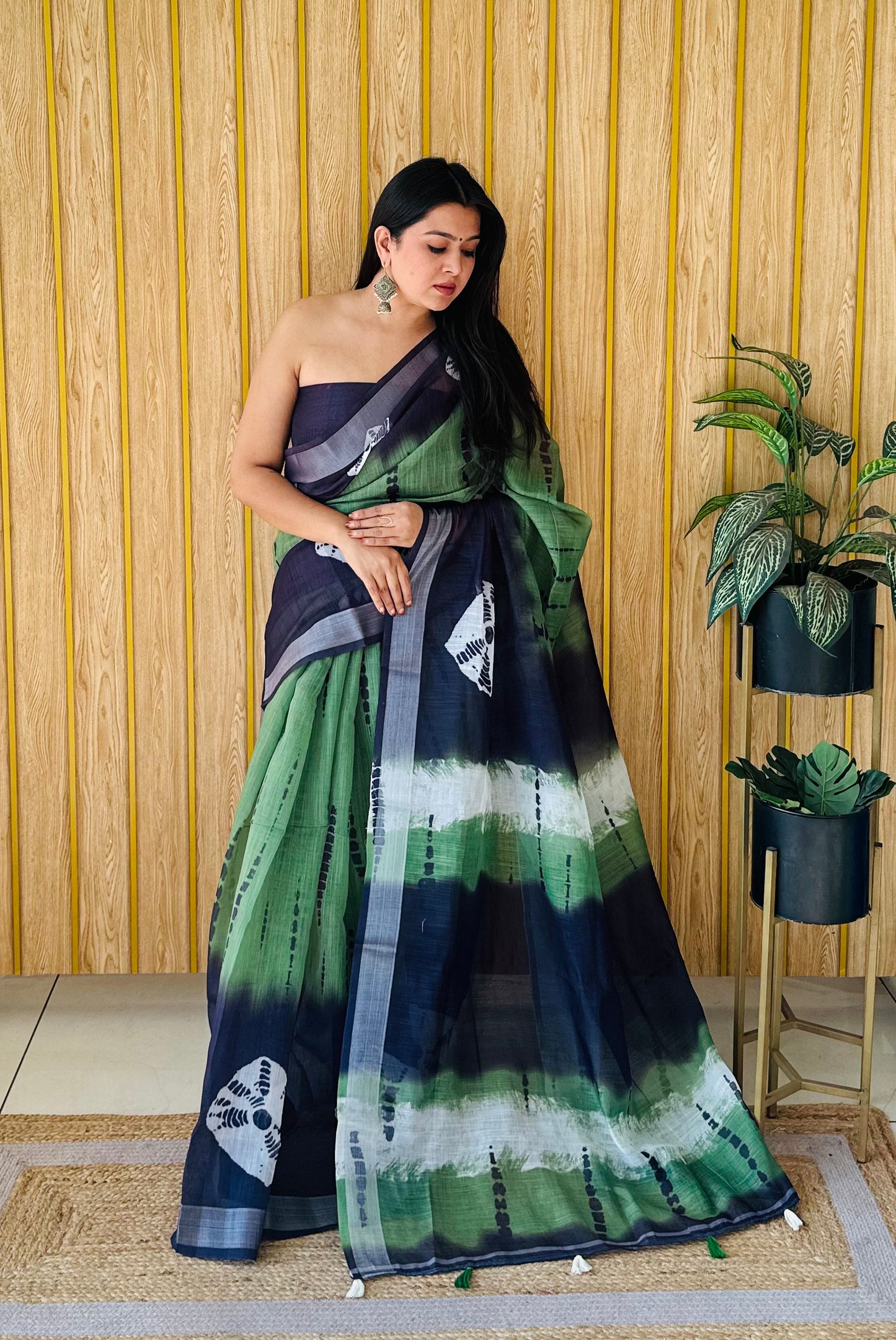 Green Namrata Soft Linen Cotton Digital Print Sarees With Batik Print With Silver Border
