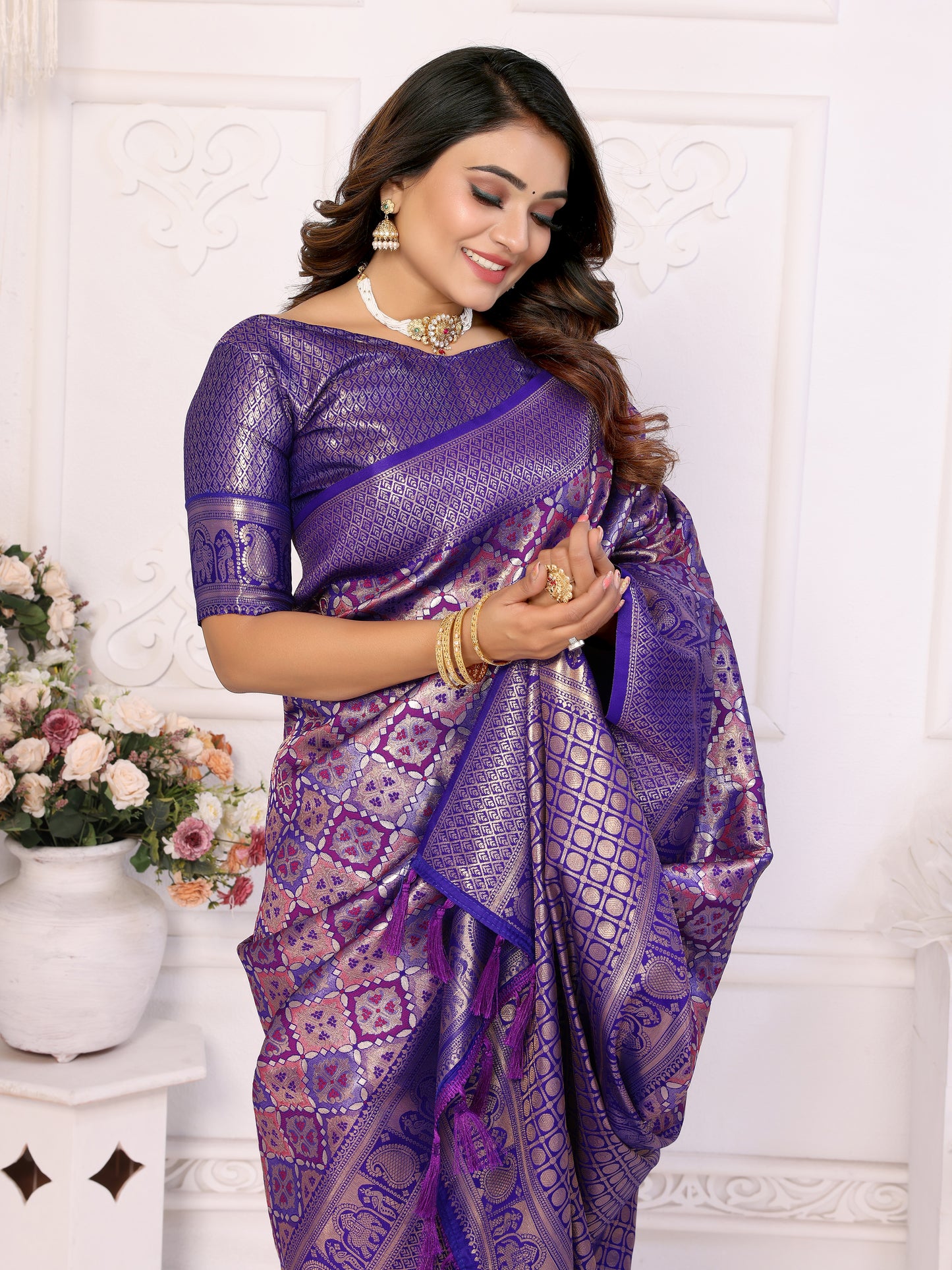 Purple Chaturi-2 Banarasi Chaturi silk saree Jari weaving Border and Weaving rich pallu