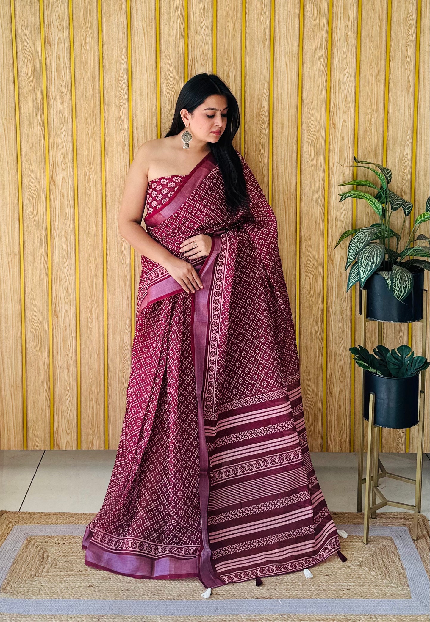 Maroon Shukriya Soft Linen Cotton Digital Print Saree With Batik Print With Silver Border