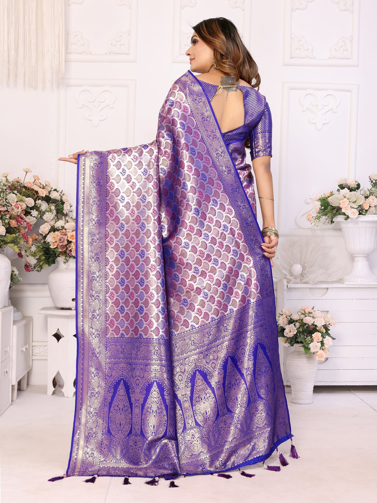 Purple Chaturi-1 Banarasi Chaturi silk saree Jari weaving Border and Weaving rich pallu