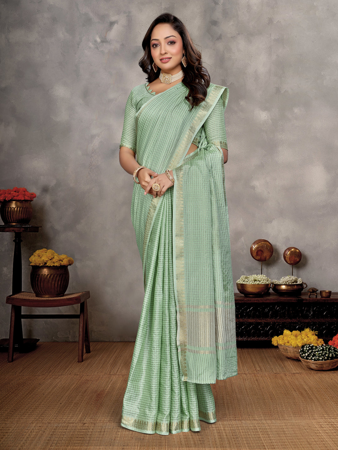 Green Mohini-2 Linen Soft Silk Saree That Has Shine And Shimmer,Sheer Skin With Kanjivaram Border