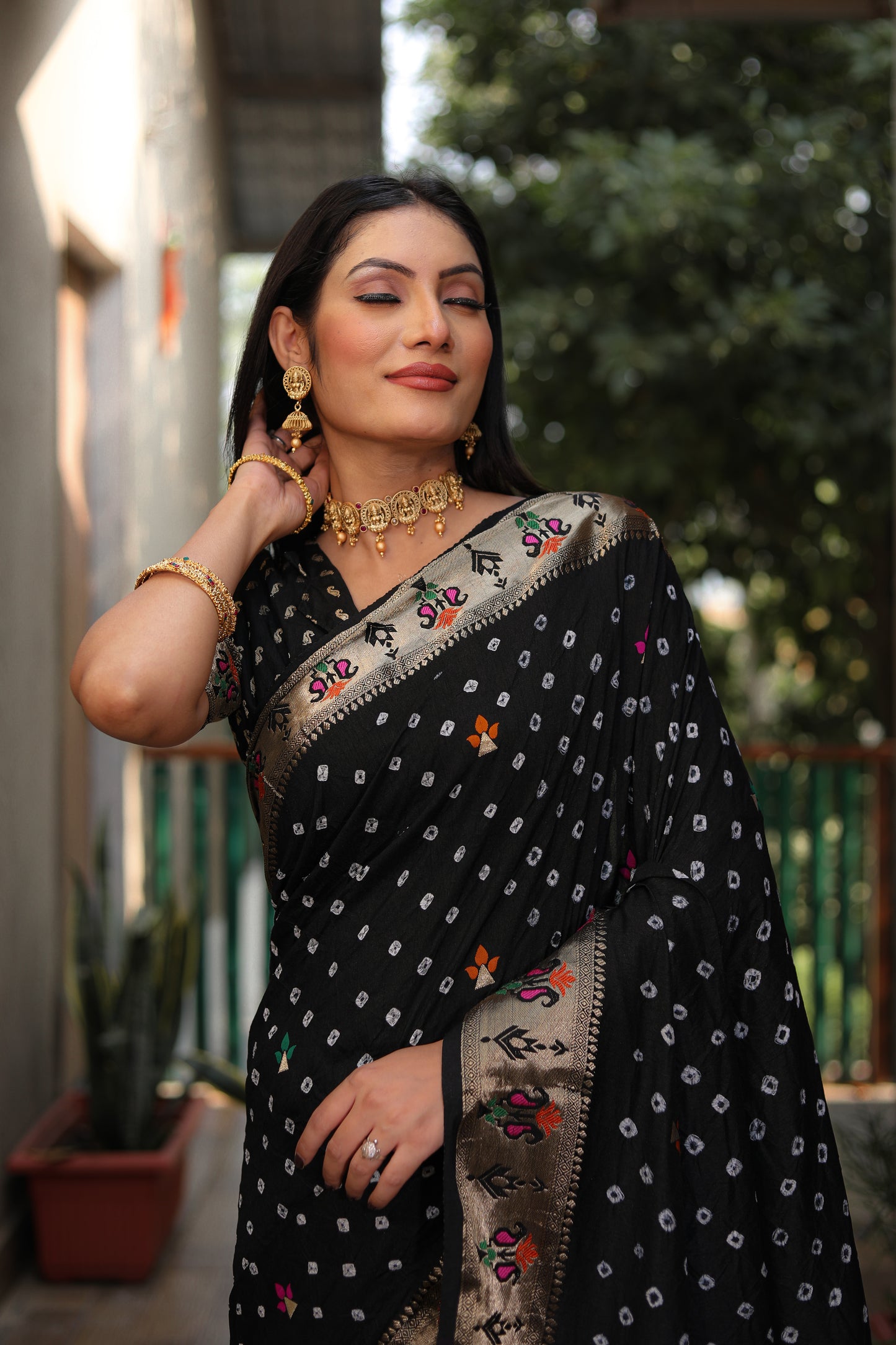Black Yogeshwari Dola Soft Silk Bandhej Saree With Jari Border & Weaving Paithani Style Rich Pallu
