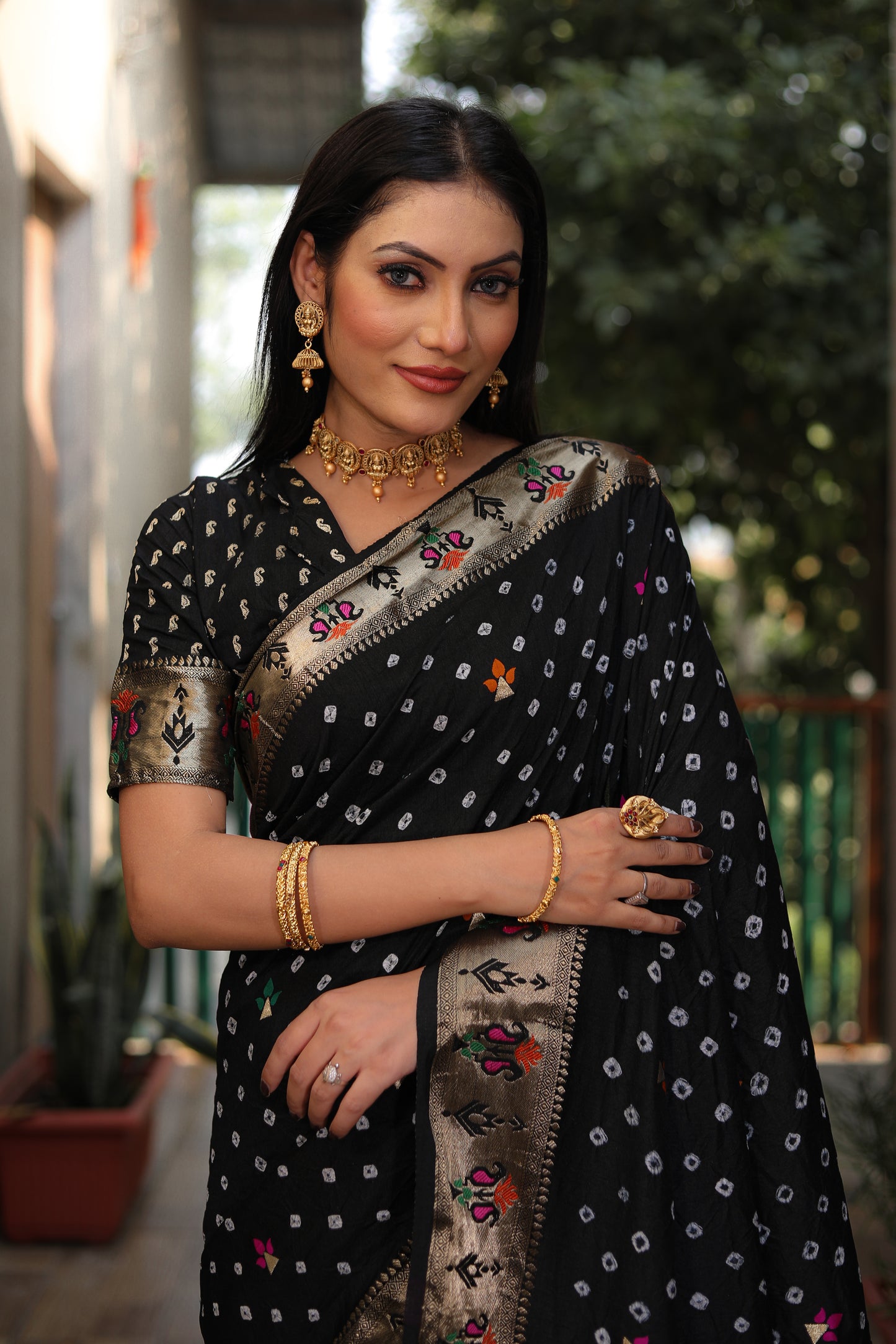 Black Yogeshwari Dola Soft Silk Bandhej Saree With Jari Border & Weaving Paithani Style Rich Pallu