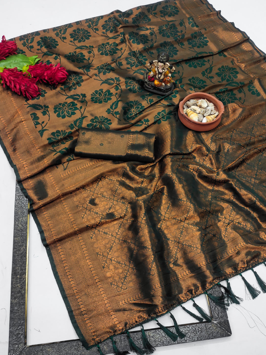Green Rozy Pure Kanjivaram soft Silk blends saree with beautiful weaving exclusive work
