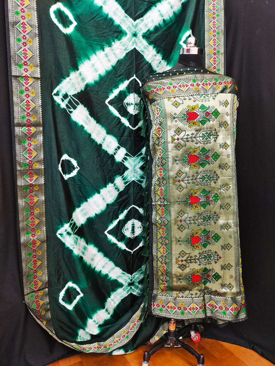 Green Suvarna Sibori Print Silk Sarees With Zari Gold & Minakari Weaving Border & Contrast Rich Pallu