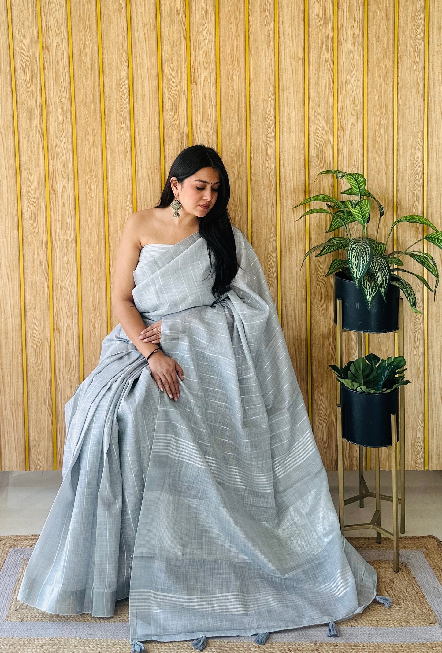 Gray Sidhdhi Linen Soft And Smooth Sarees With Linning Weaving All Over Saree