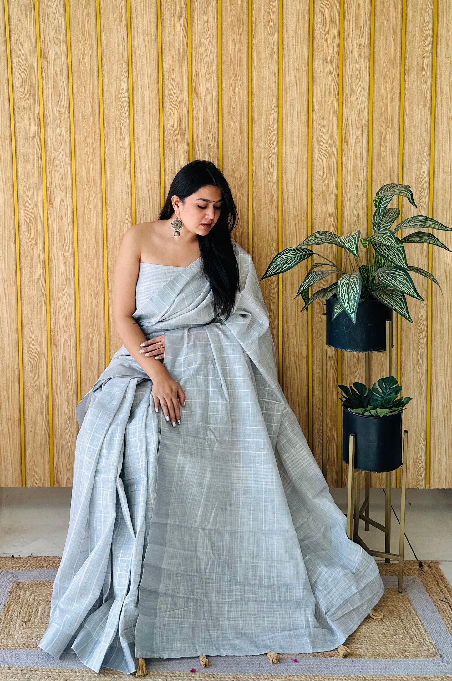 Gray Ridhdhi Linen Soft And Smooth Sarees With Ached Weaving All Over Saree