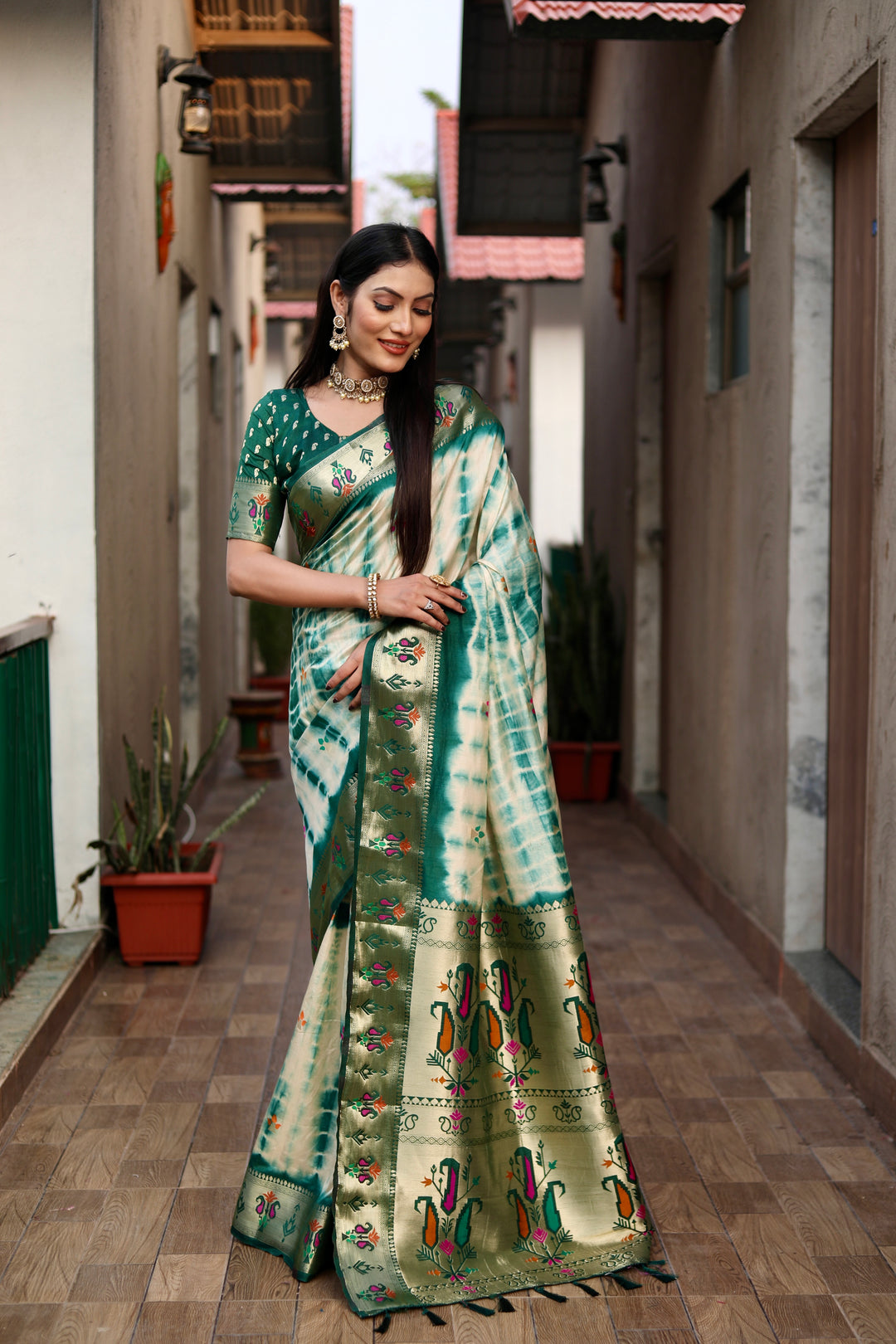 Green Poonam Sibori Print Paithani Silk Sarees With Gold Zari Paithani Border & Contrast Rich Pallu
