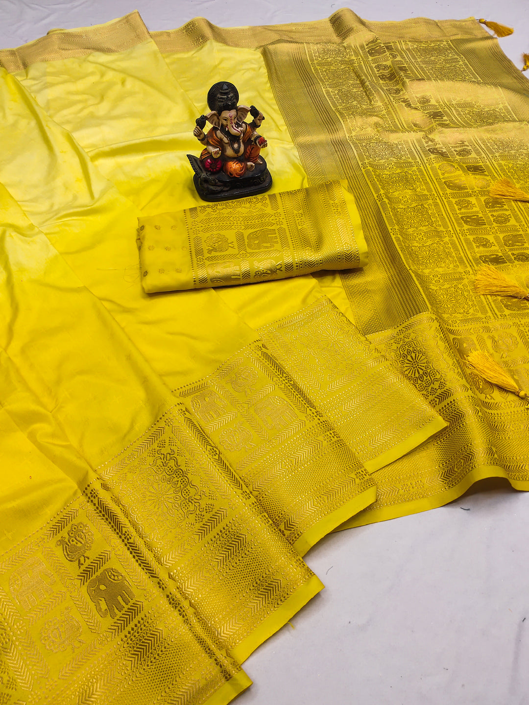 Yellow Kunti Dola Silk Saree Hand Dayed And Weaving Zari Border & Rich Pallu