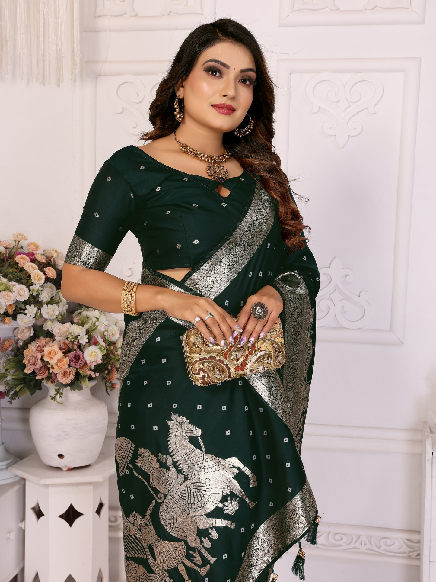 Green Heena summer kochi silk saree with beautiful Bandhej weaving work soft comfy....