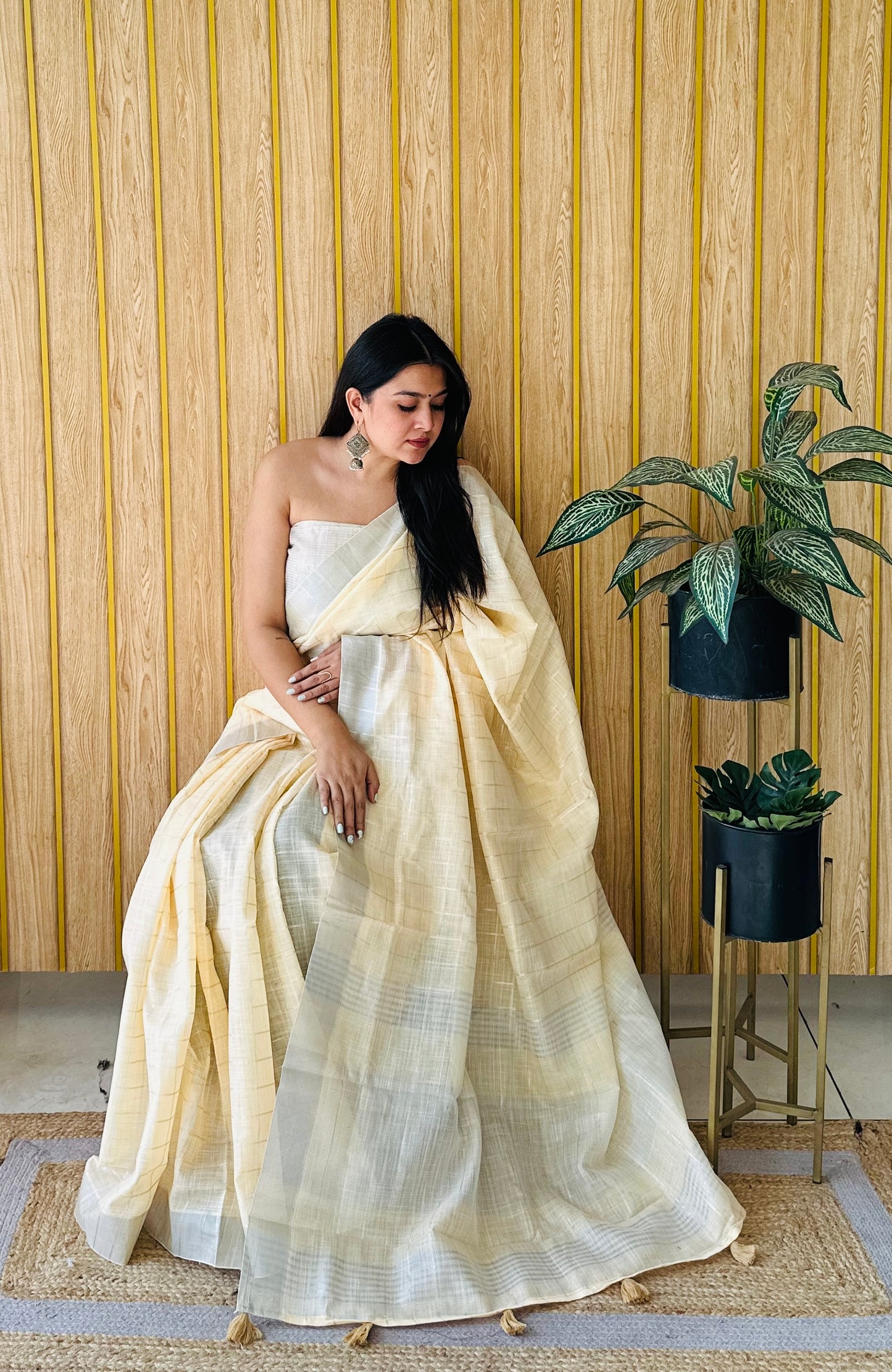 Yellow Ridhdhi Linen Soft And Smooth Sarees With Ached Weaving All Over Saree