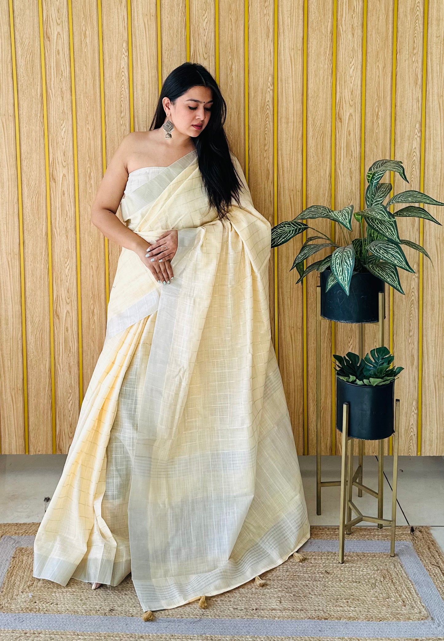 Yellow Ridhdhi Linen Soft And Smooth Sarees With Ached Weaving All Over Saree