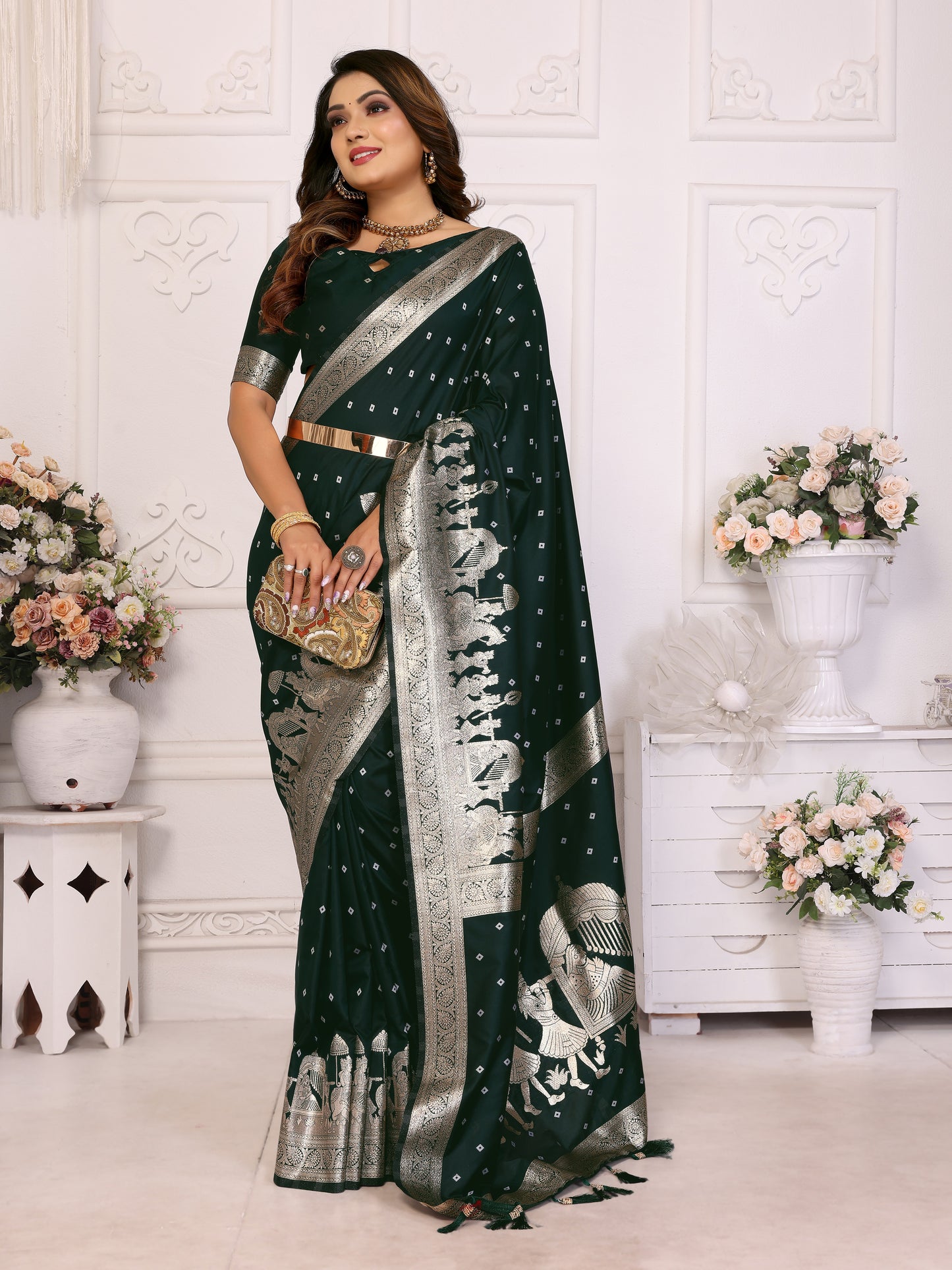Green Heena summer kochi silk saree with beautiful Bandhej weaving work soft comfy....