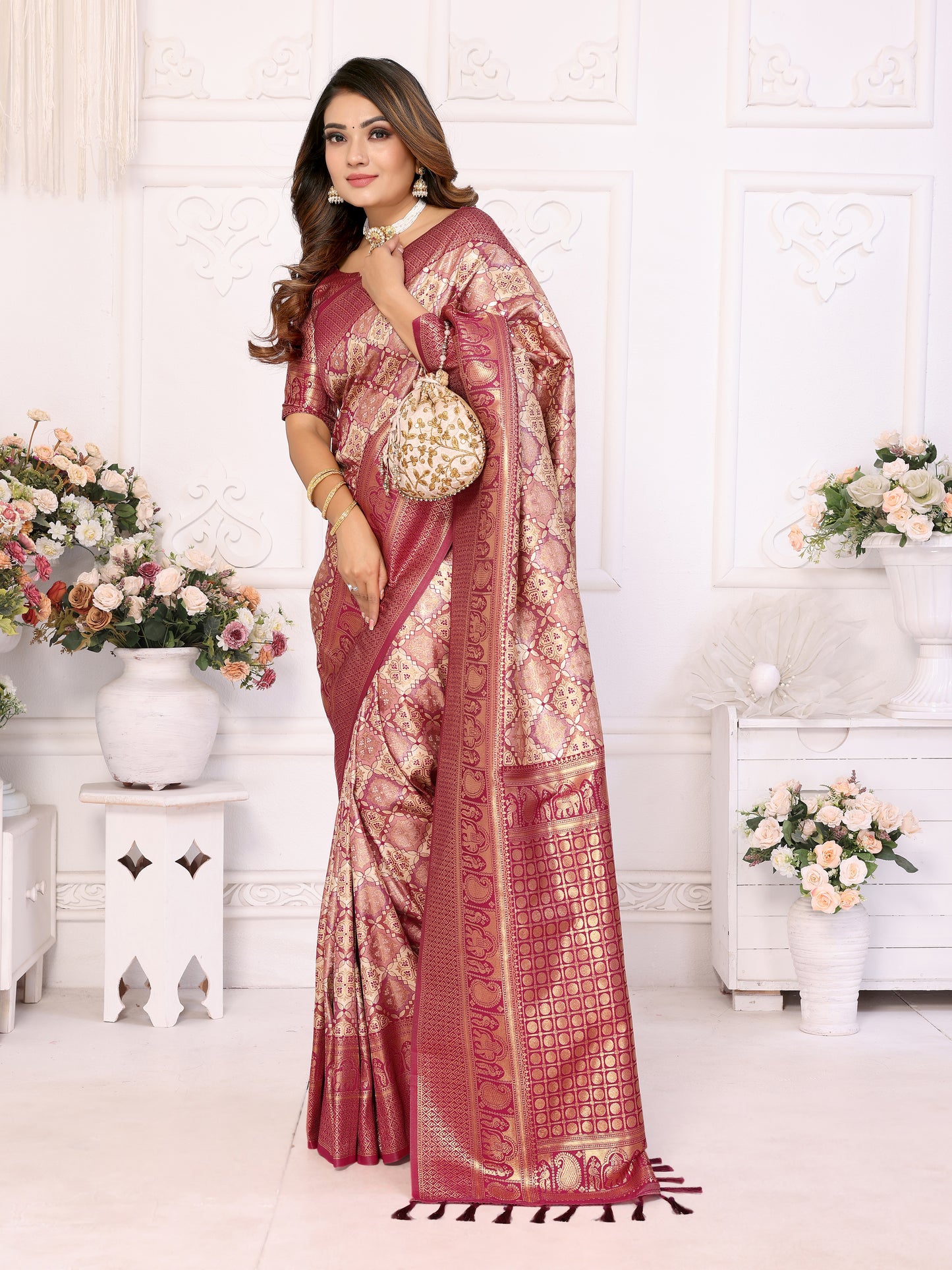 Brown Chaturi-2 Banarasi Chaturi silk saree Jari weaving Border and Weaving rich pallu