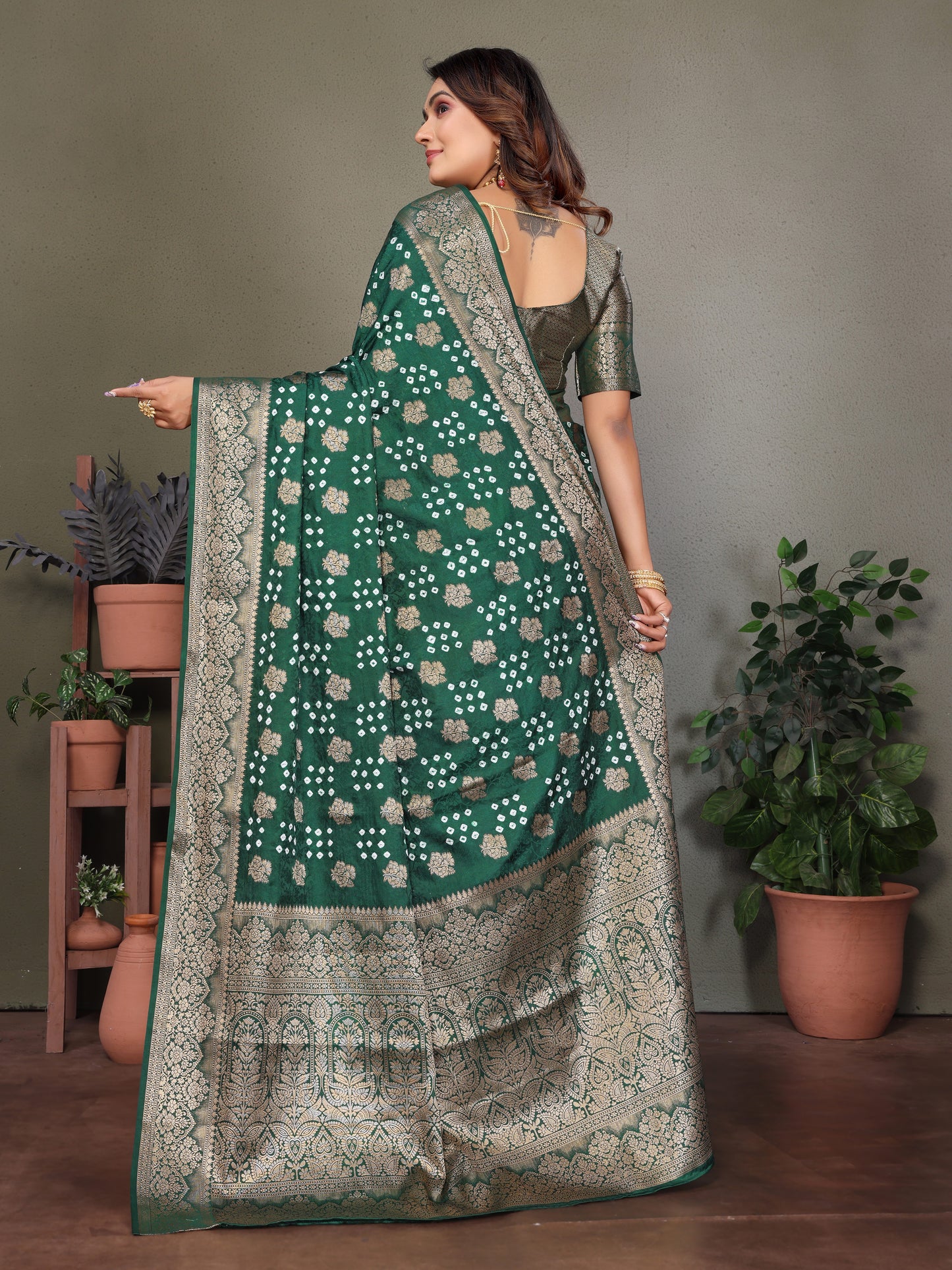 Green Shakuntala Bandhej Silk Saree With Zari Weaving Butta & Zari Rich Pallu With Beautiful Design & Broad Border