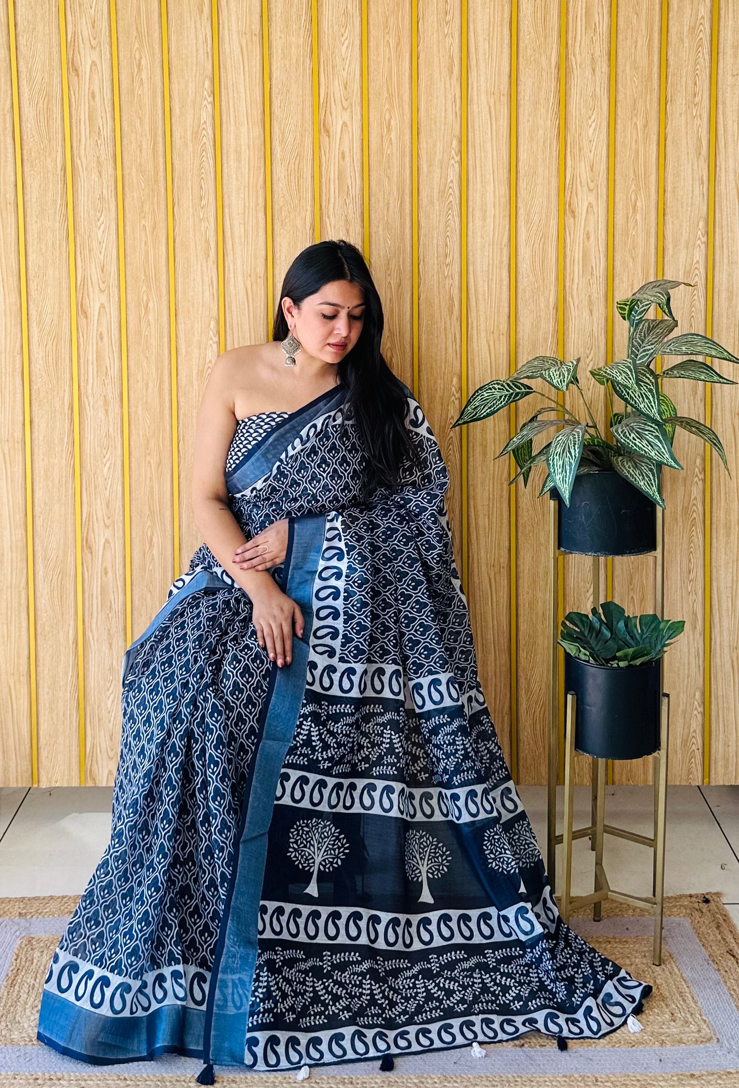 Navy Blue Aarya-1 Soft Linen Cotton Digital Print Sarees With Batik Print With Silver Border