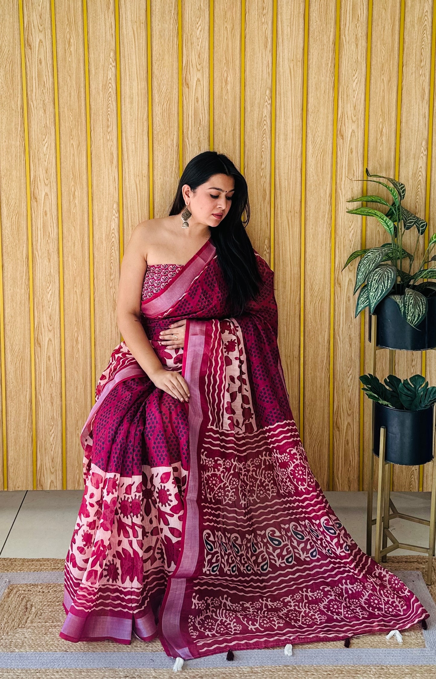 Maroon-White Shukriya Soft Linen Cotton Digital Print Saree With Batik Print With Silver Border