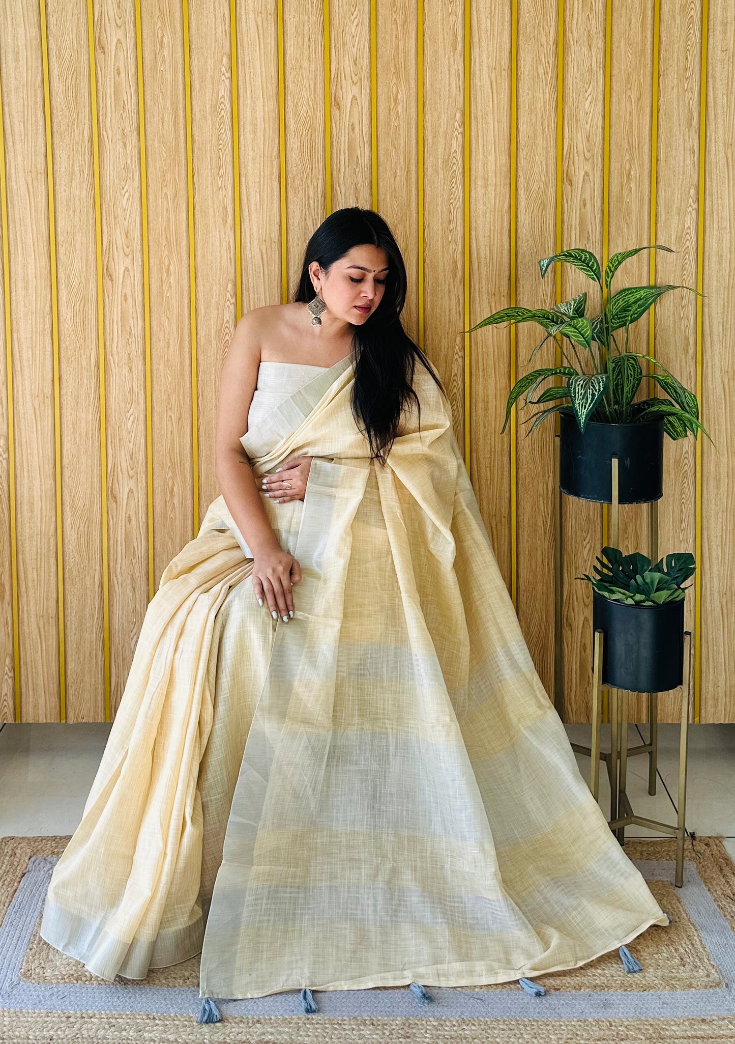Yellow Griva Beauty Soft Leaf Linen Slub By Cotton Saree With Silver Jari Border And Silver Border Blouse