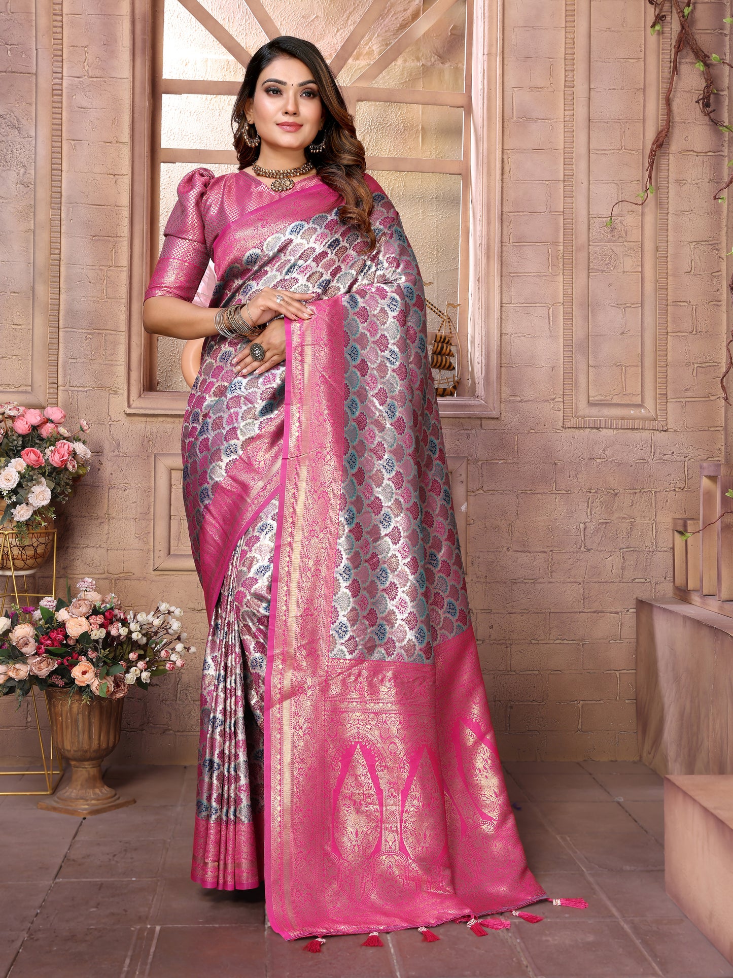 Gray Chaturi-1 Banarasi Chaturi silk saree Jari weaving Border and Weaving rich pallu