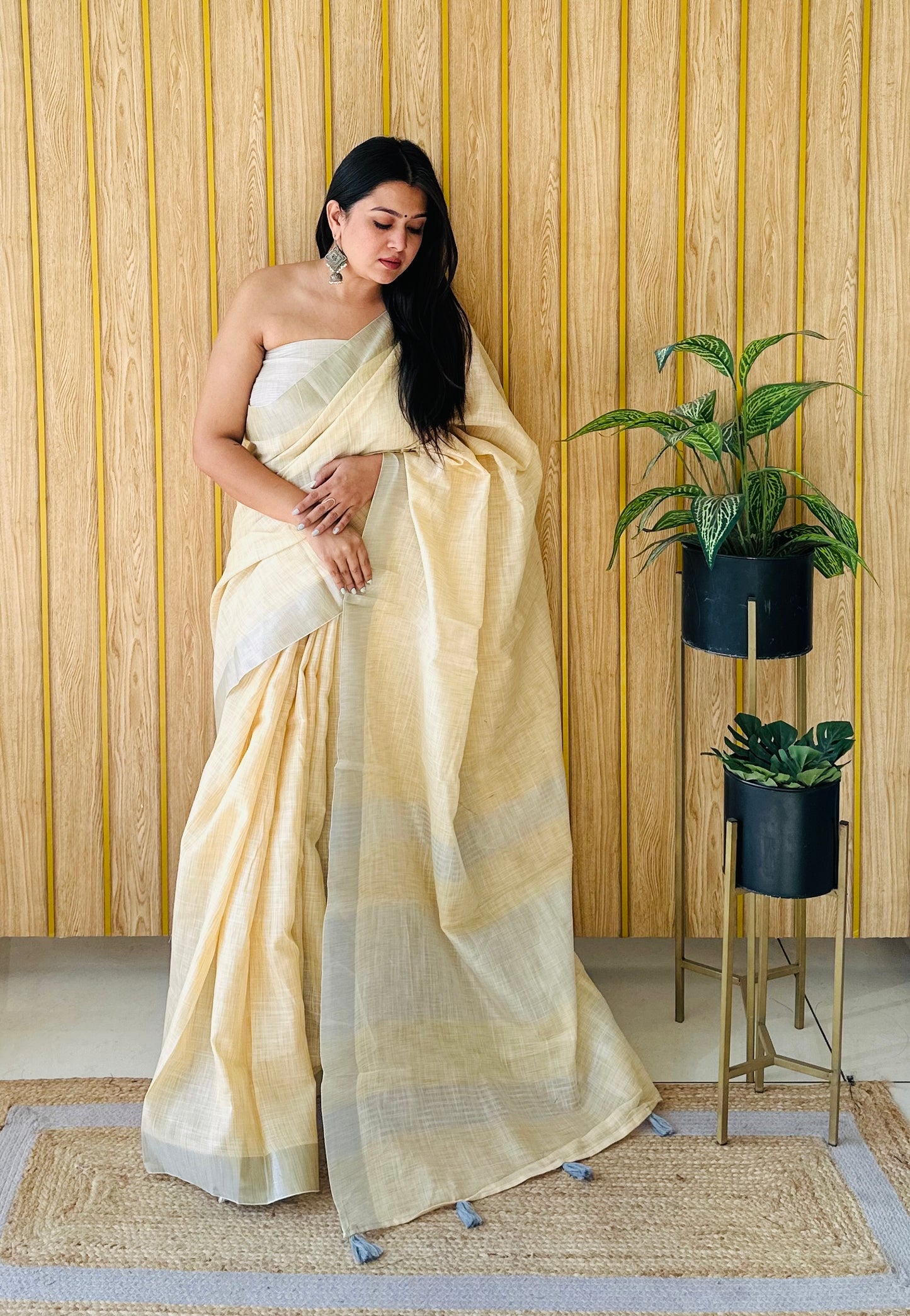 Yellow Griva Beauty Soft Leaf Linen Slub By Cotton Saree With Silver Jari Border And Silver Border Blouse
