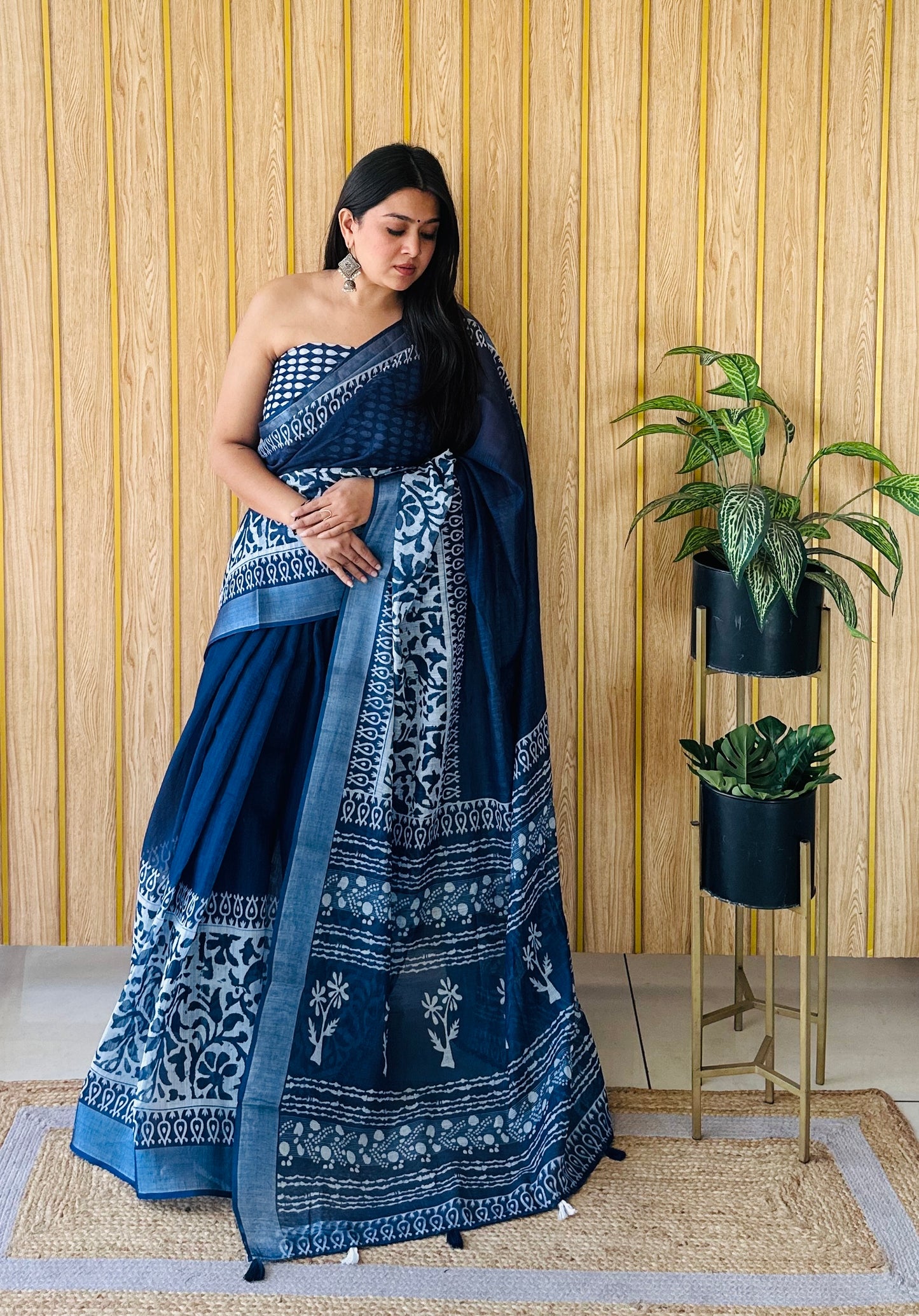 Royal Blue Aarya-4 Soft Linen Cotton Digital Print Sarees With Batik Print With Silver Border